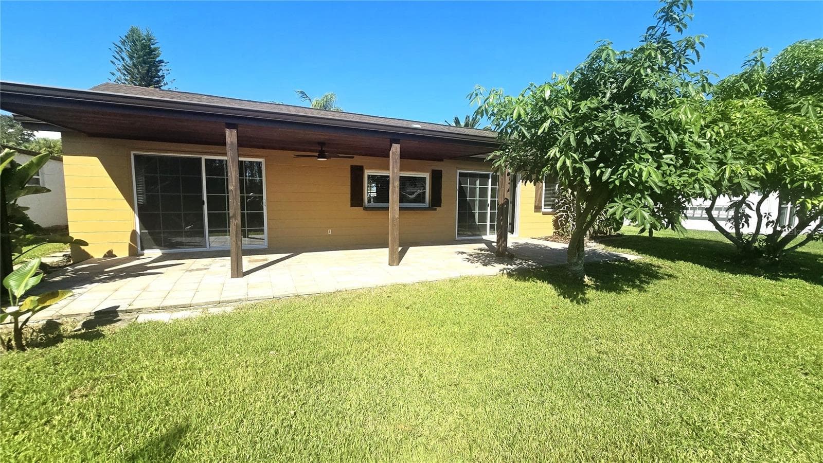 Single Family Residence at 3532 OVERLAND DR, HOLIDAY, photo 16 of 17