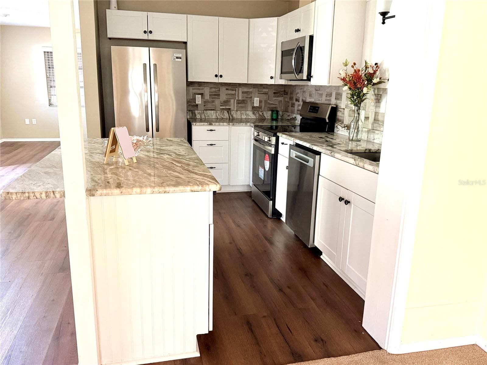 Single Family Residence at 5507 HARBOR RD, BRADENTON, photo 10 of 36