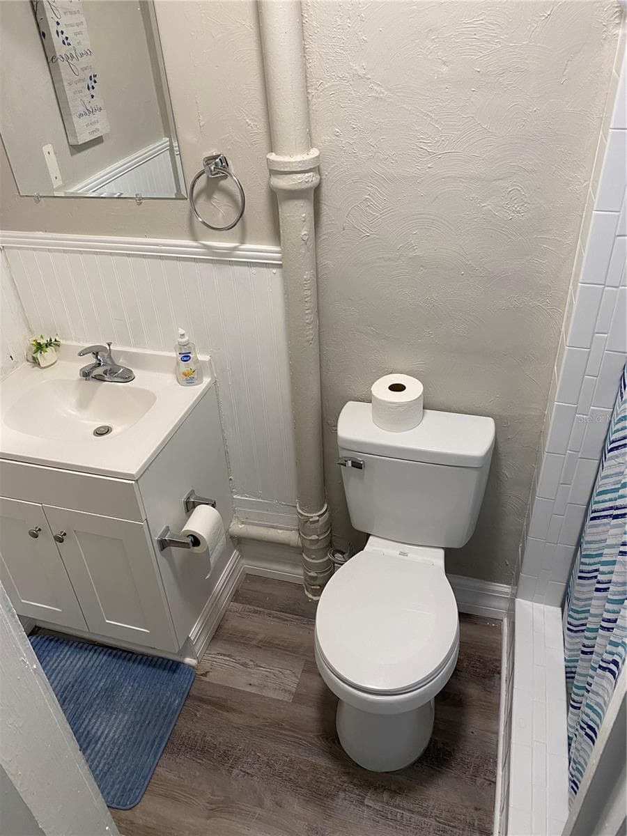Bathroom 2 - 615 ASH ST, AUBURNDALE