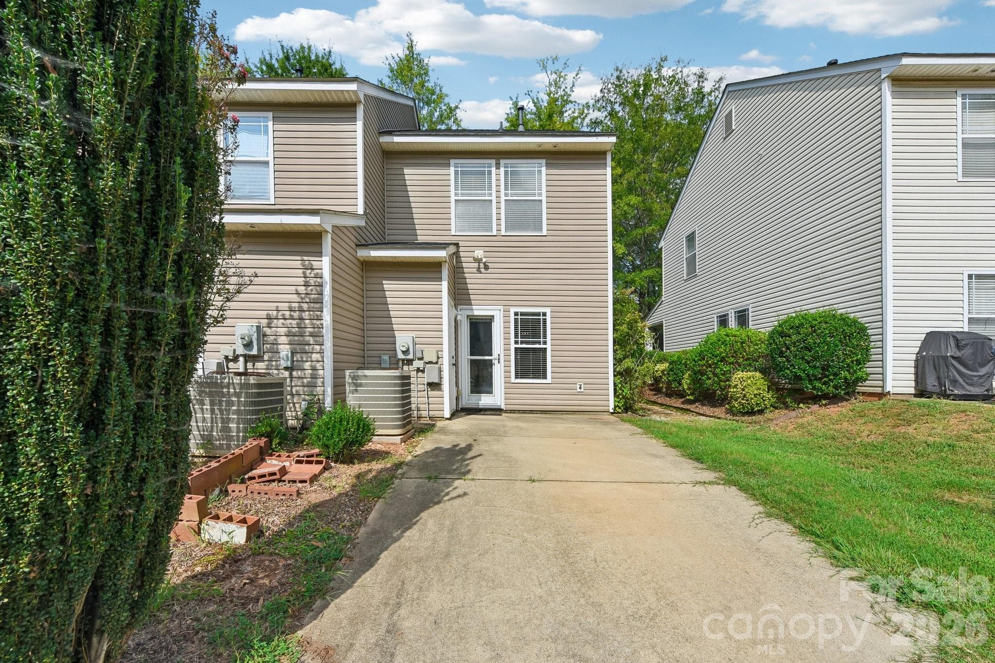 Private Parking - 12414 Stone Garden Drive, Huntersville