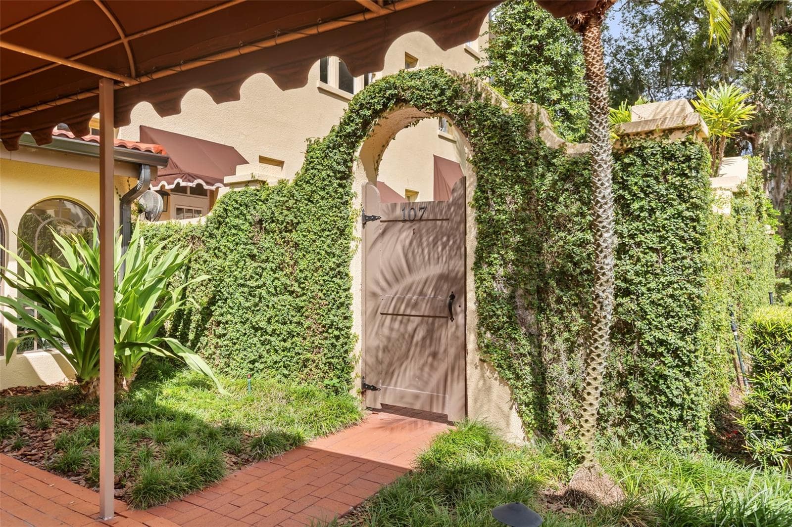 Front entry - 1602 ALABAMA DR #107, WINTER PARK