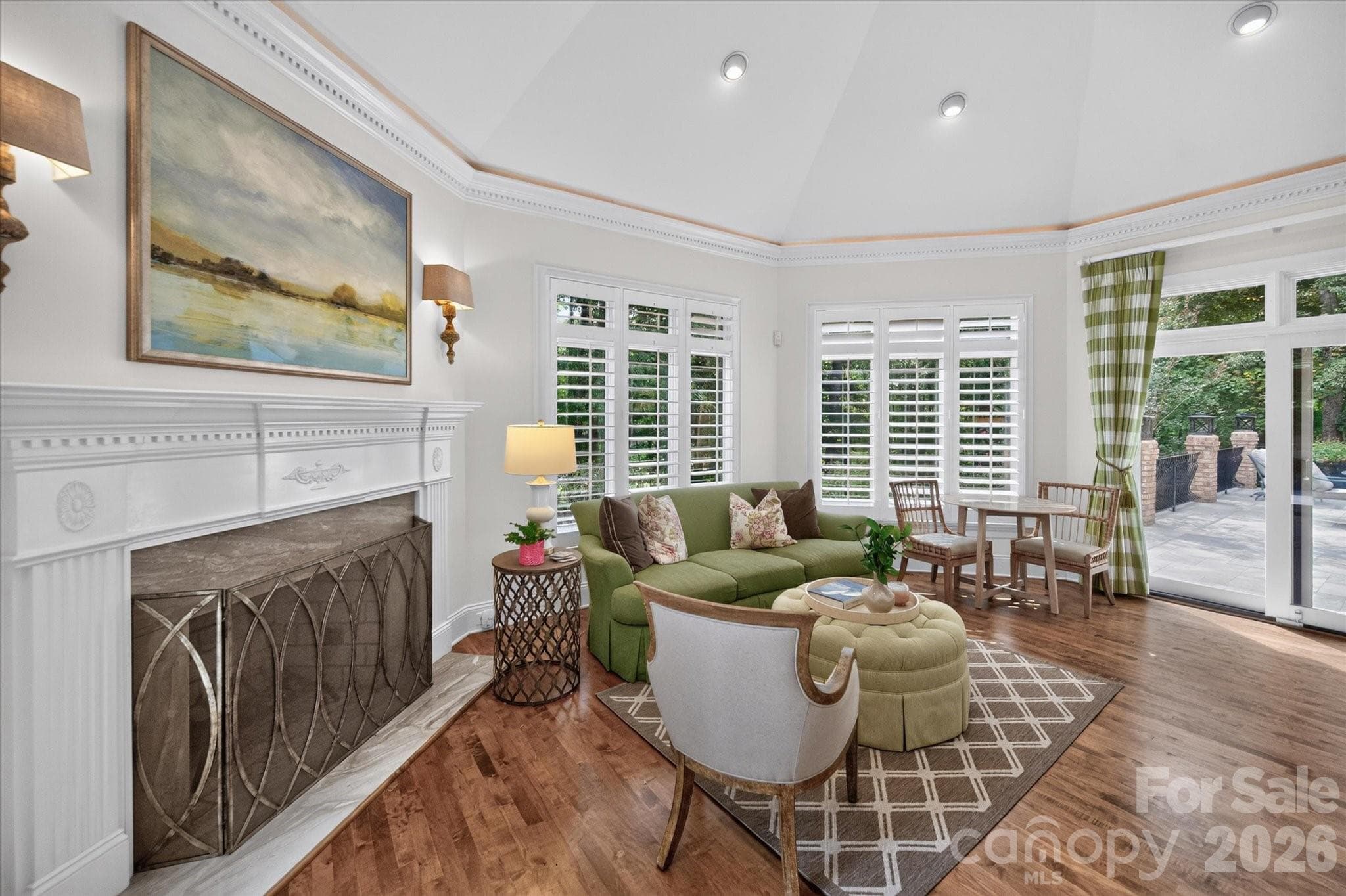 Cozy space with built-ins - 1005 Firethorne Club Drive, Marvin