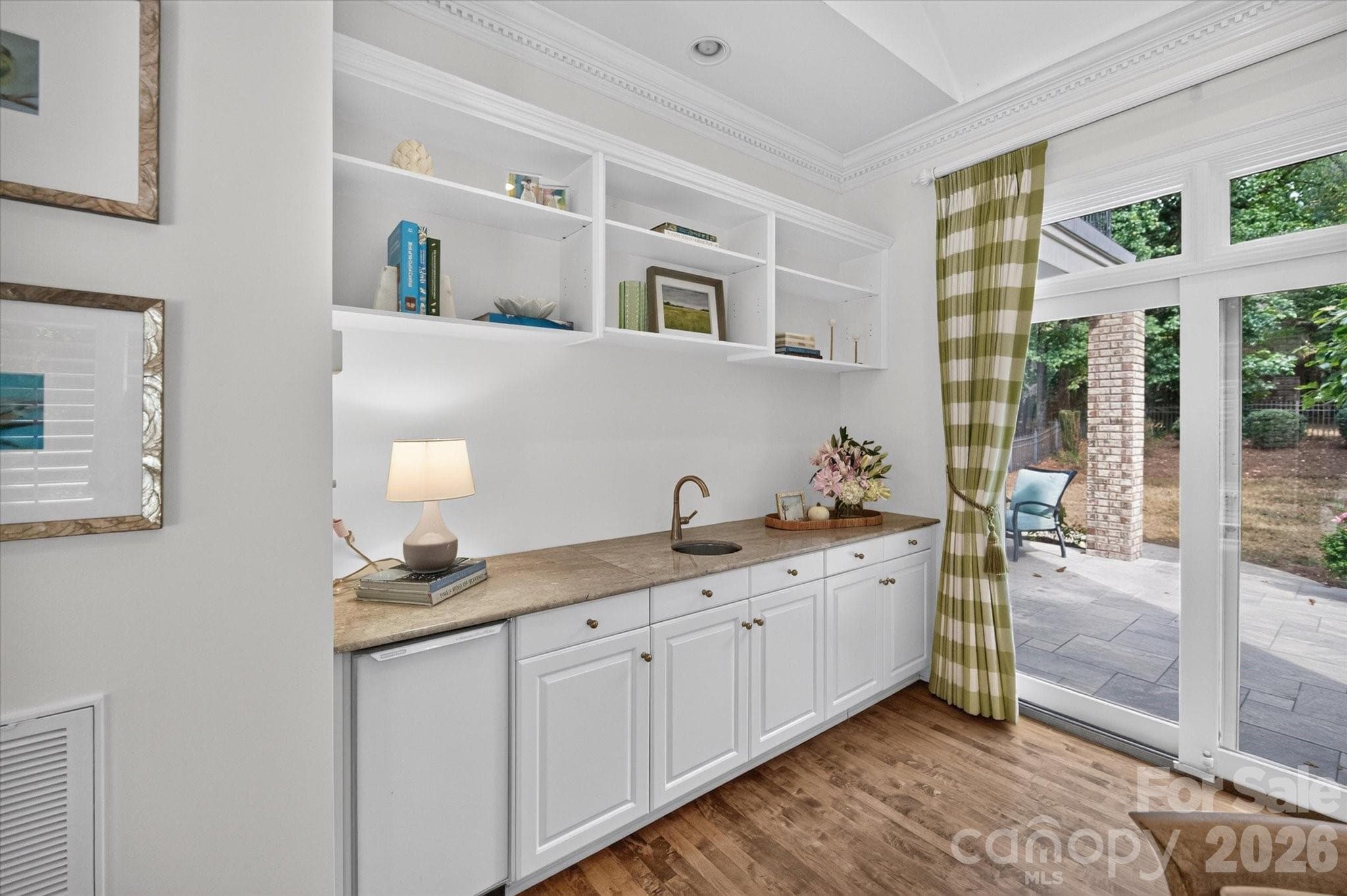 Wet bar and walk out to covered porch - 1005 Firethorne Club Drive, Marvin