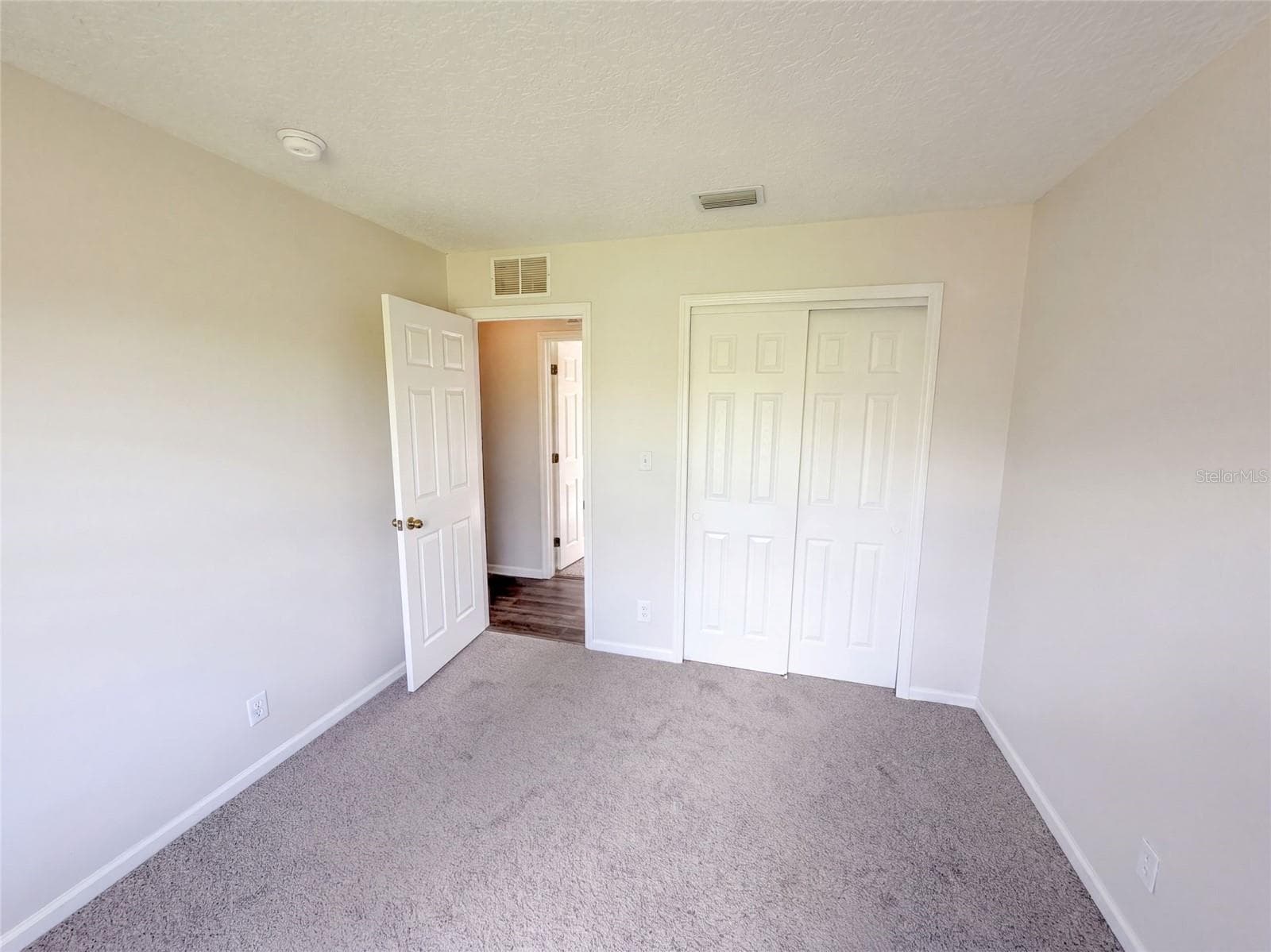 Single Family Residence at 1910 BASINGER AVE SW, PALM BAY, photo 3 of 29