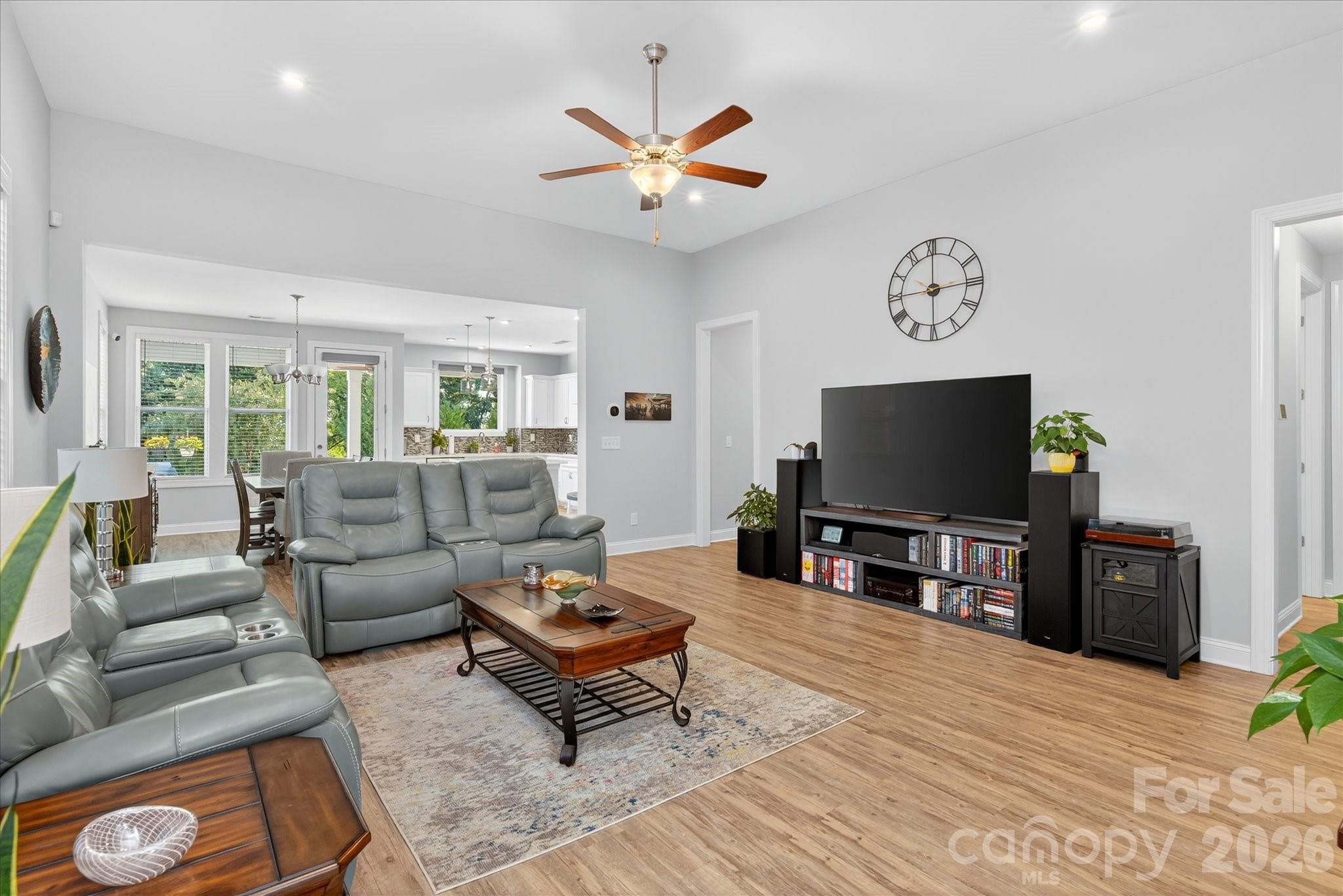 Single Family Residence at 5816 Cheerful Lane, Charlotte, photo 6 of 37
