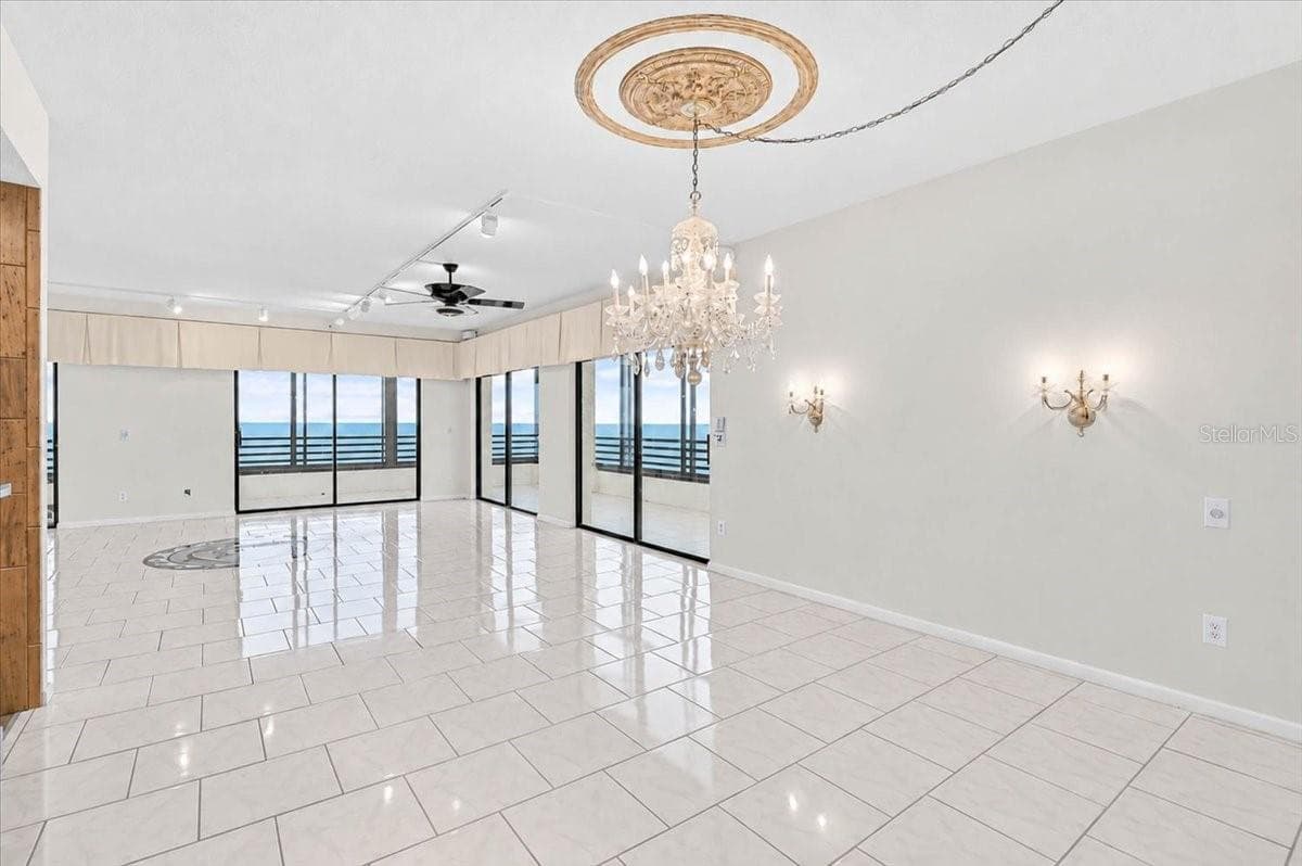 Condominium at 1100 BENJAMIN FRANKLIN DR #802, SARASOTA, photo 11 of 41