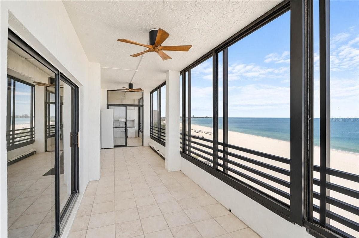 Condominium at 1100 BENJAMIN FRANKLIN DR #802, SARASOTA, photo 23 of 41