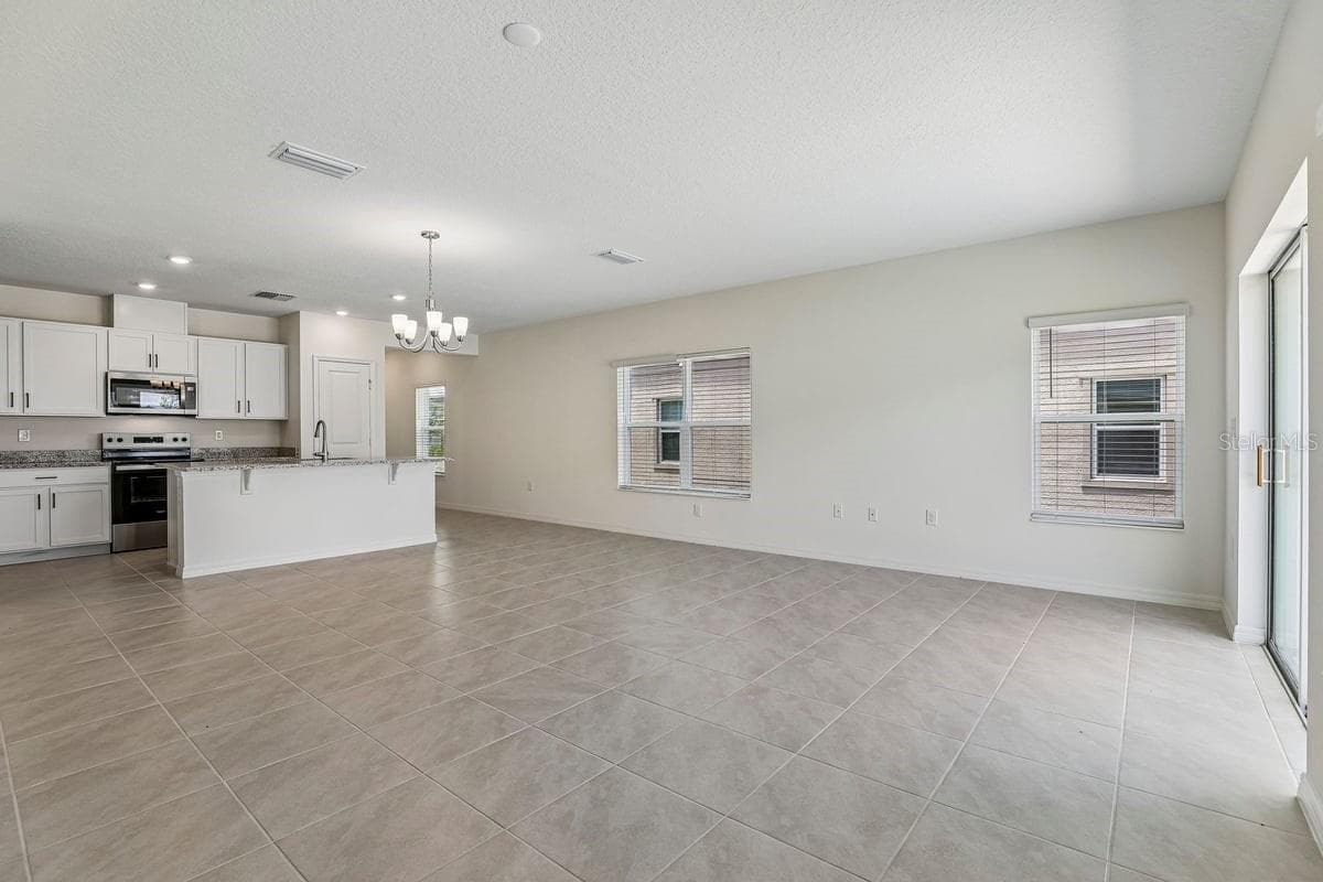 Townhouse at 647 MEADOWS EDGE PL, LAKE WALES, photo 7 of 18