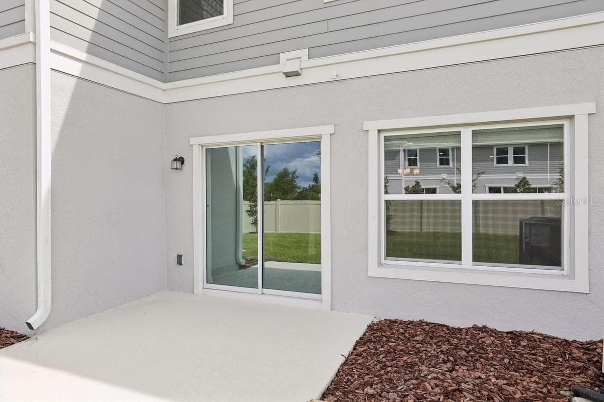 Townhouse at 631 MEADOWS EDGE PL, LAKE WALES, photo 14 of 17