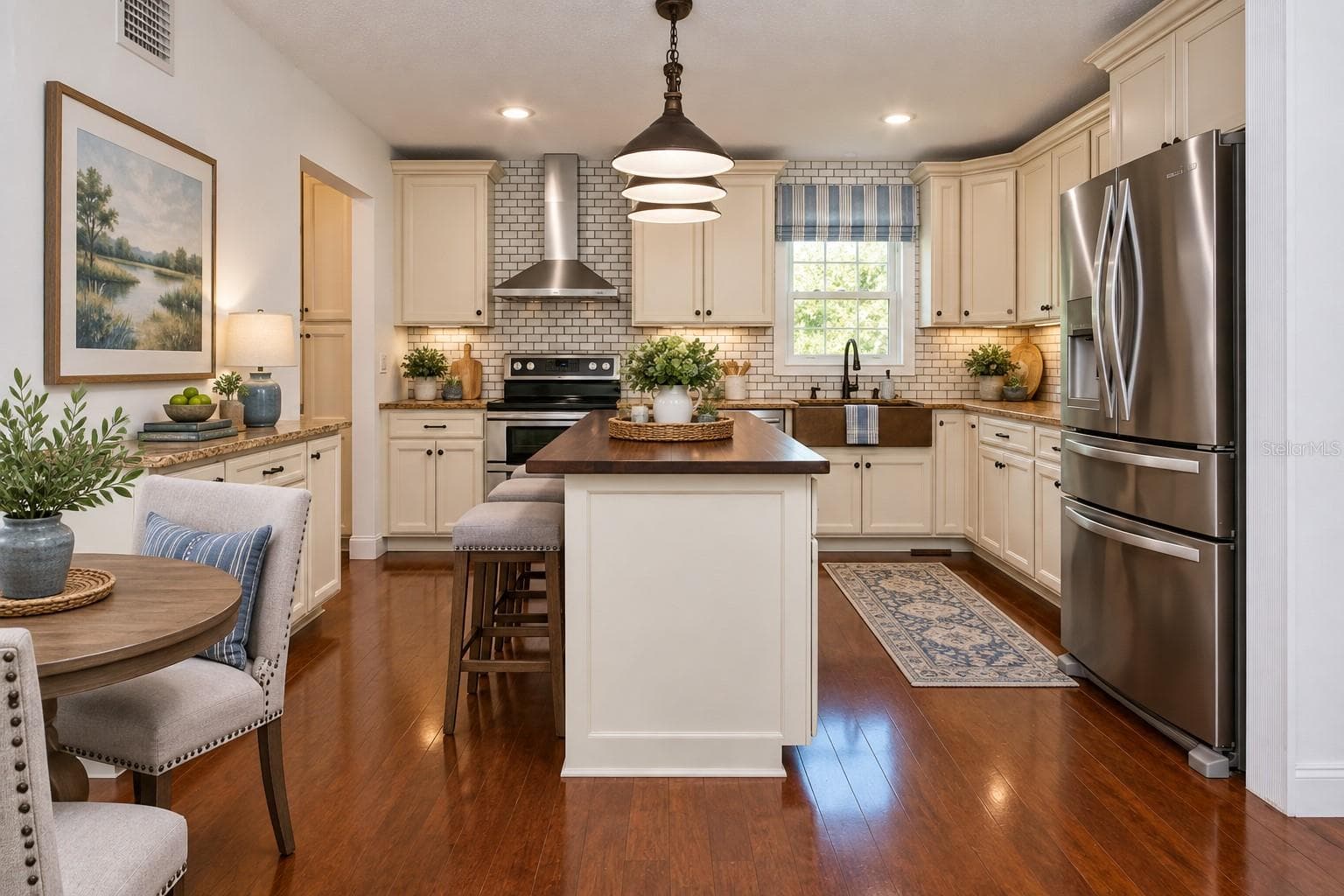 Staged updated kitchen - 2501 LIGHTFOOT RD, WIMAUMA