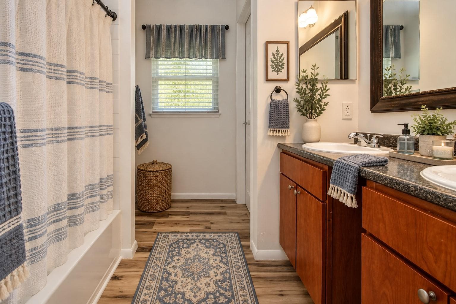 Owners suite bathroom with 2 huge walk in closets - 2501 LIGHTFOOT RD, WIMAUMA
