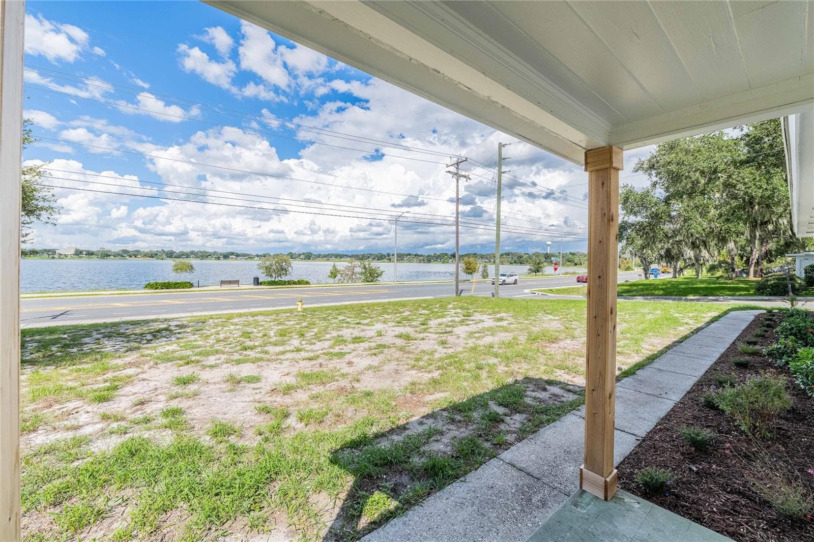 Single Family Residence at 1196 LAKE ELBERT DR SE, WINTER HAVEN, photo 5 of 36