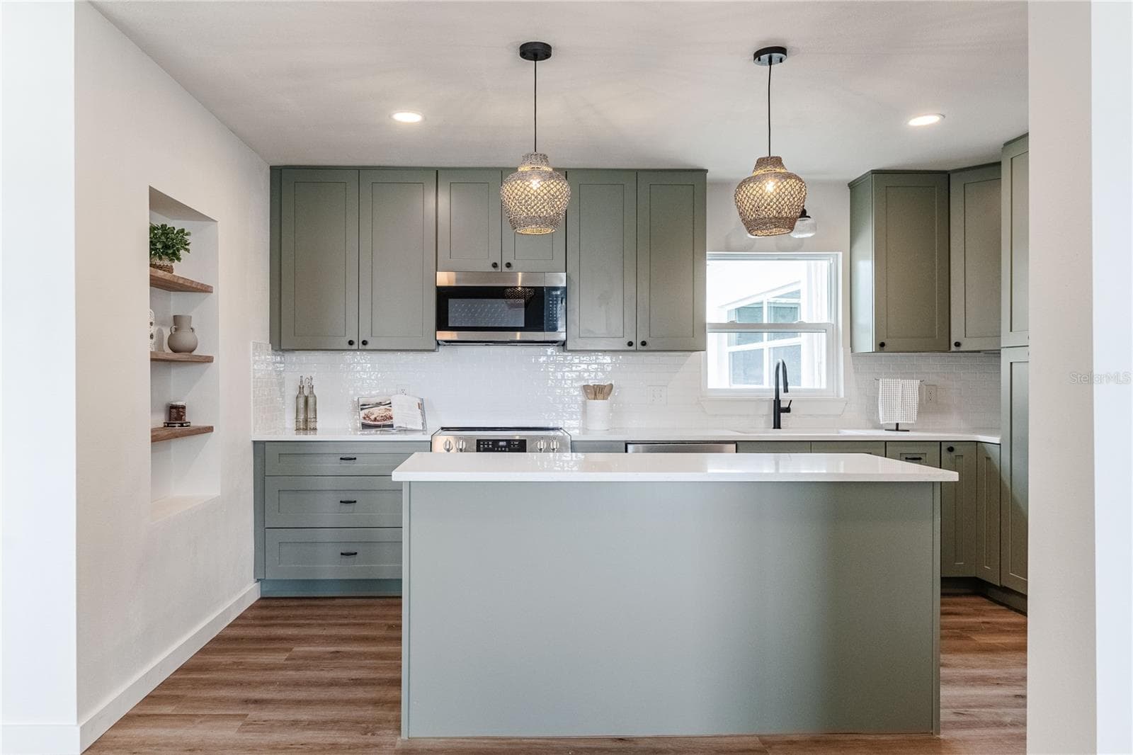 Single Family Residence at 1196 LAKE ELBERT DR SE, WINTER HAVEN, photo 11 of 36