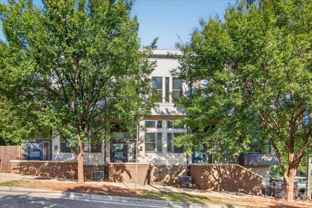 Townhouse at 2010 Hawkins Street, Charlotte, photo 34 of 48