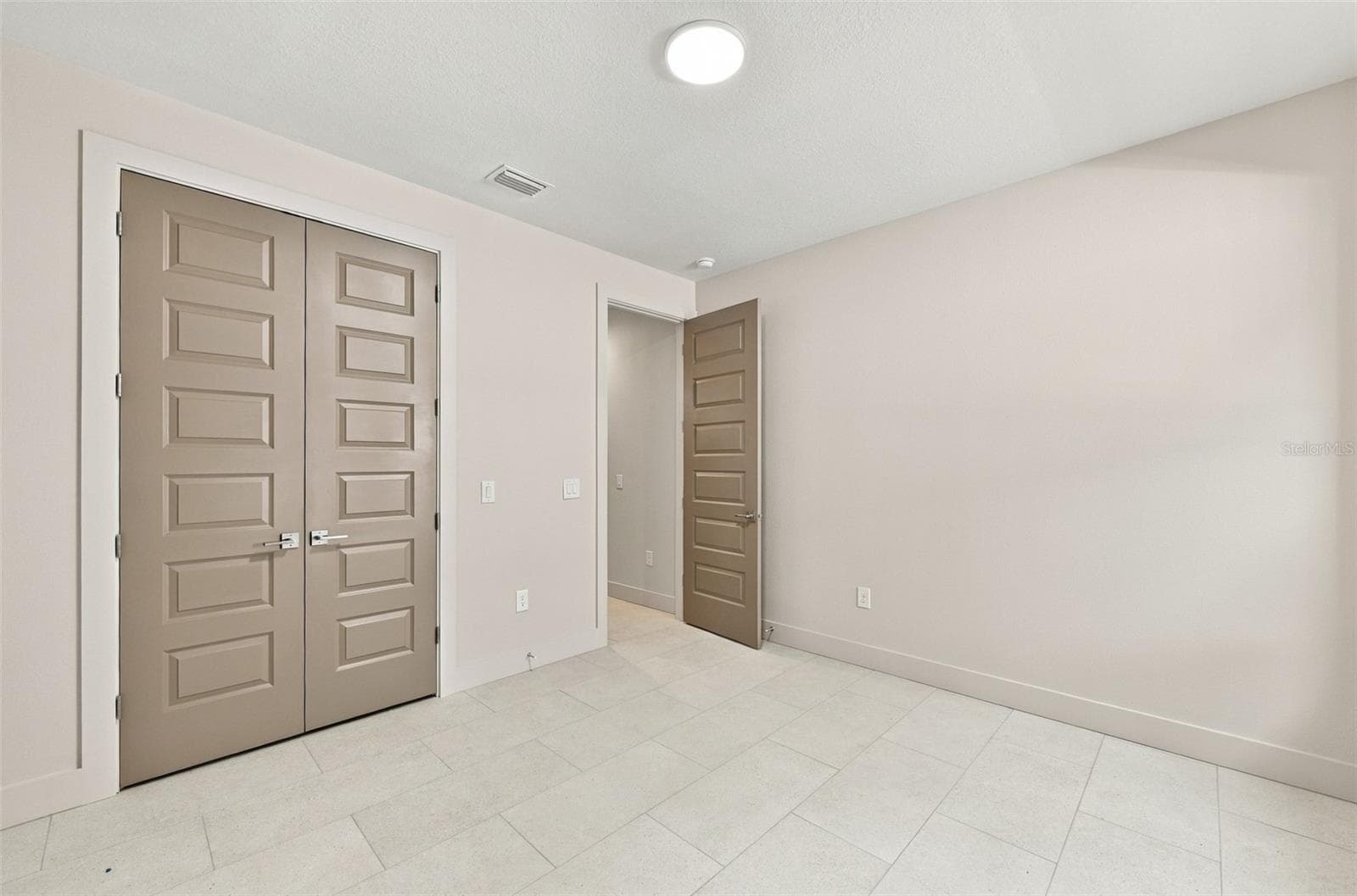 Single Family Residence at 3203 W WYOMING AVE, TAMPA, photo 25 of 59