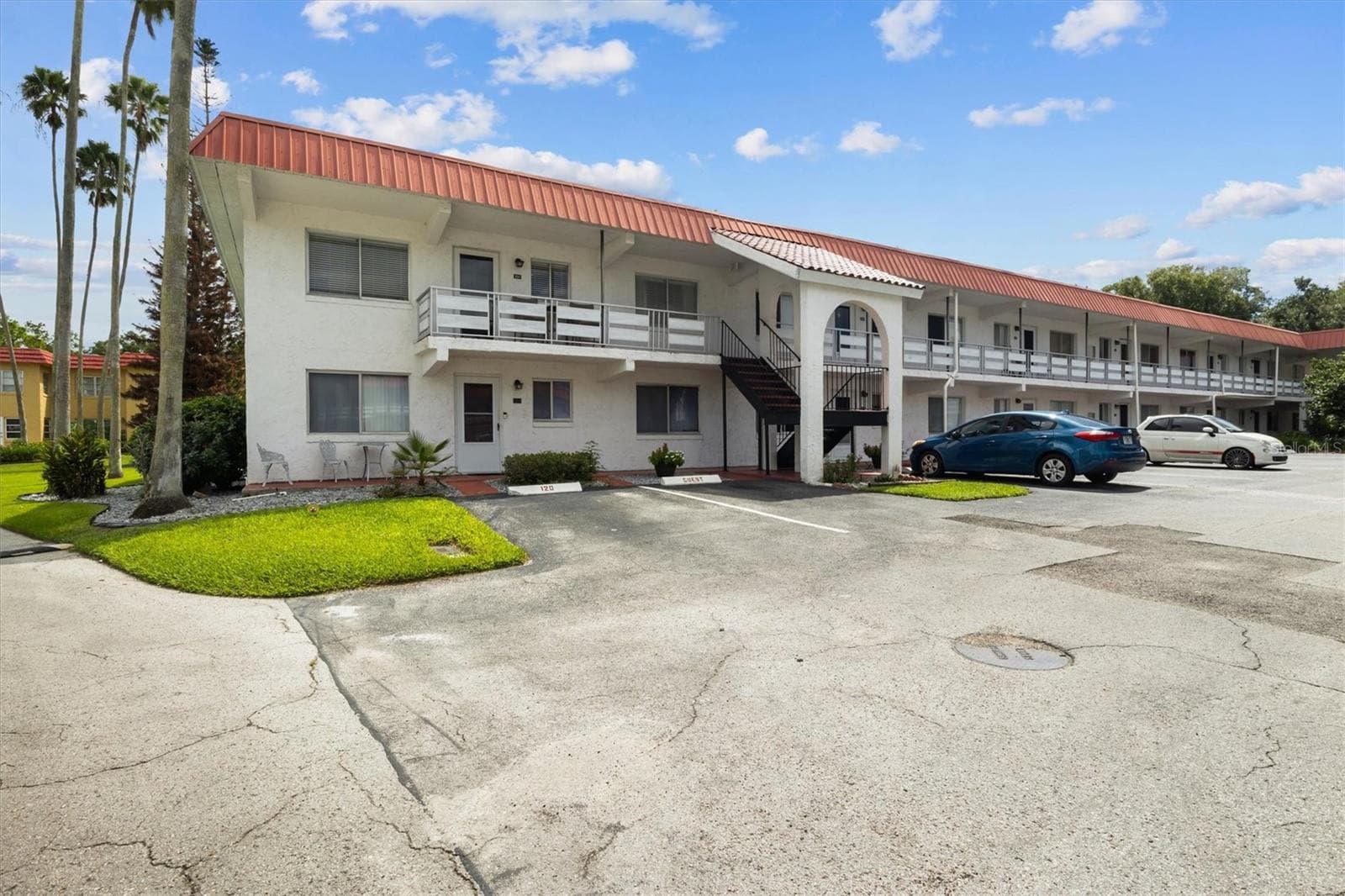 Make this wonderful unit yours today! - 1100 MARTINIQUE DR #220, WINTER HAVEN