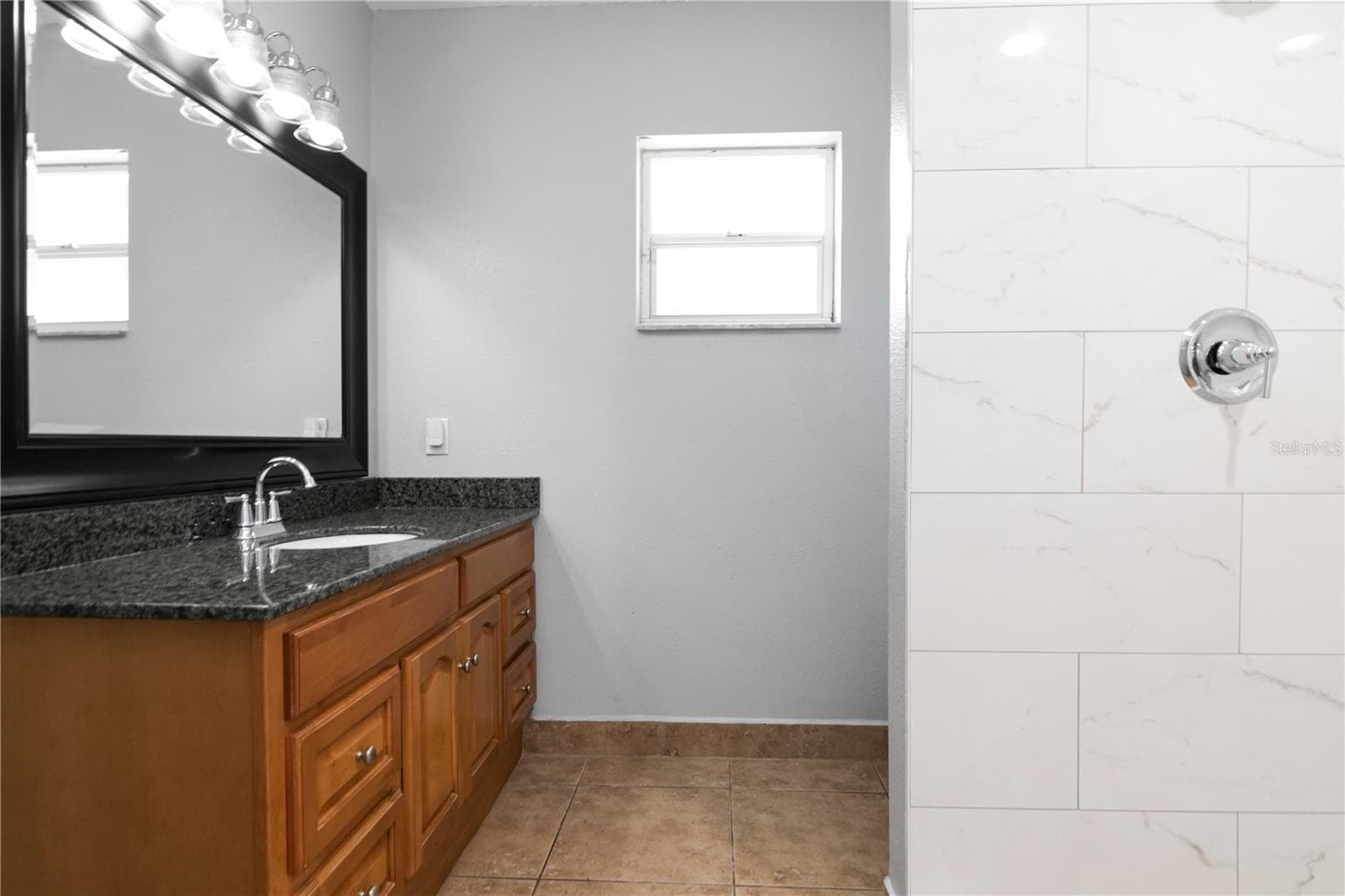 Single Family Residence at 712 S OAKWOOD AVE, BRANDON, photo 32 of 55