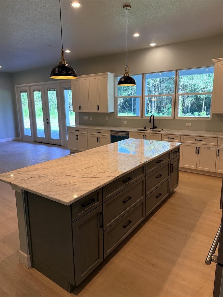 8 foot island - 1619 MAGNOLIA AVE, DELAND