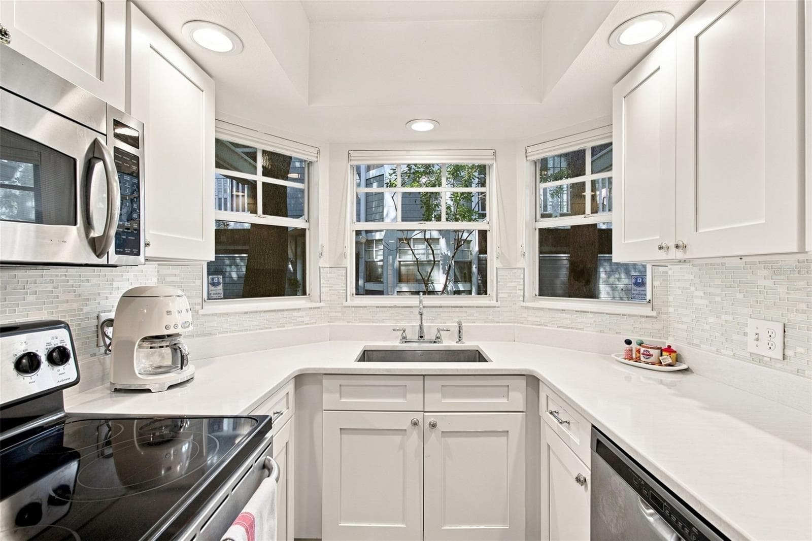 Townhouse at 506 S WILLOW AVE #13, TAMPA, photo 10 of 46