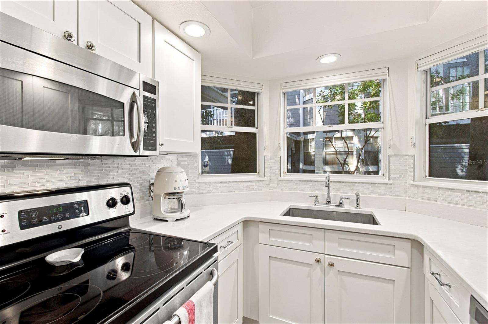Townhouse at 506 S WILLOW AVE #13, TAMPA, photo 11 of 46