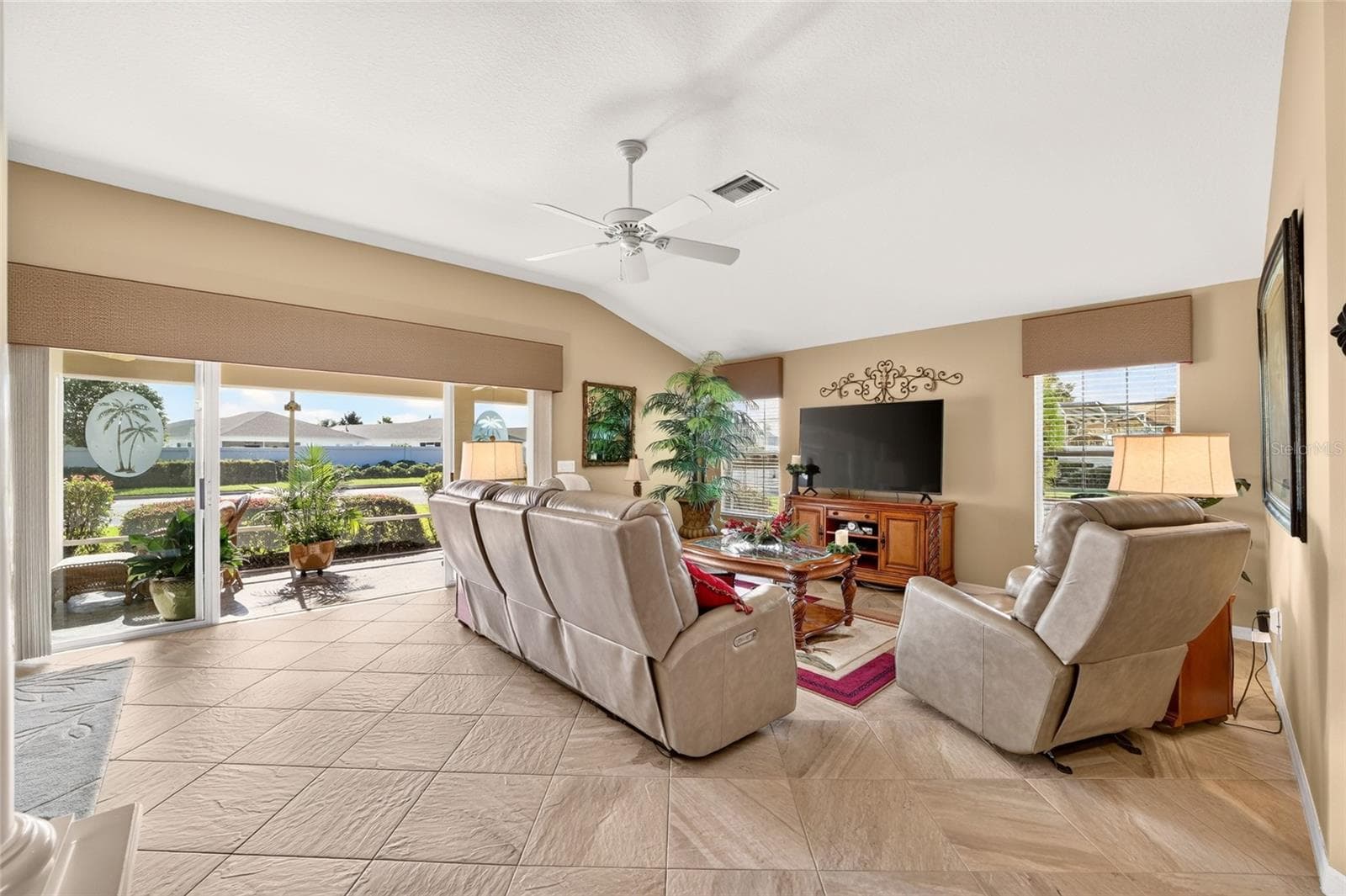 Single Family Residence at 1645 HOLLOW BRANCH WAY, THE VILLAGES, photo 12 of 48