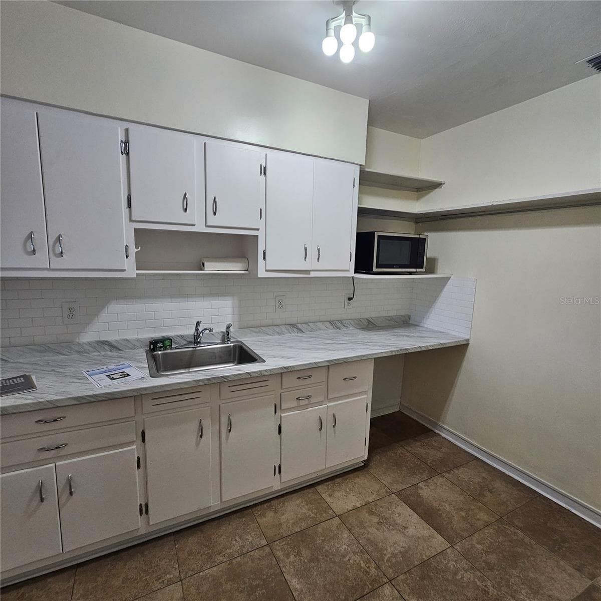 Single Family Residence at 1051 SW 72ND CT, MIAMI, photo 5 of 28