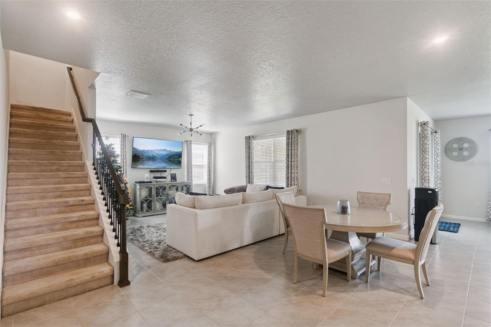 Single Family Residence at 1622 CHELSEA MANOR CIR, DELAND, photo 5 of 33