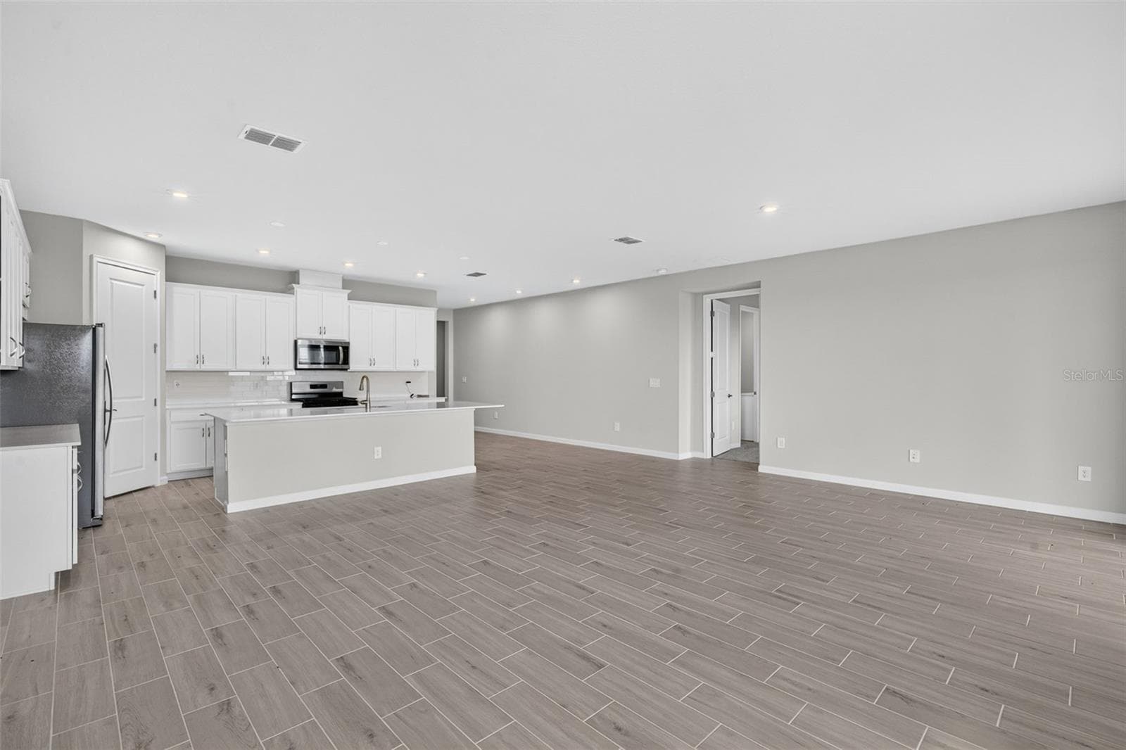 Single Family Residence at 34766 FLOWER PATCH DR, DADE CITY, photo 11 of 37