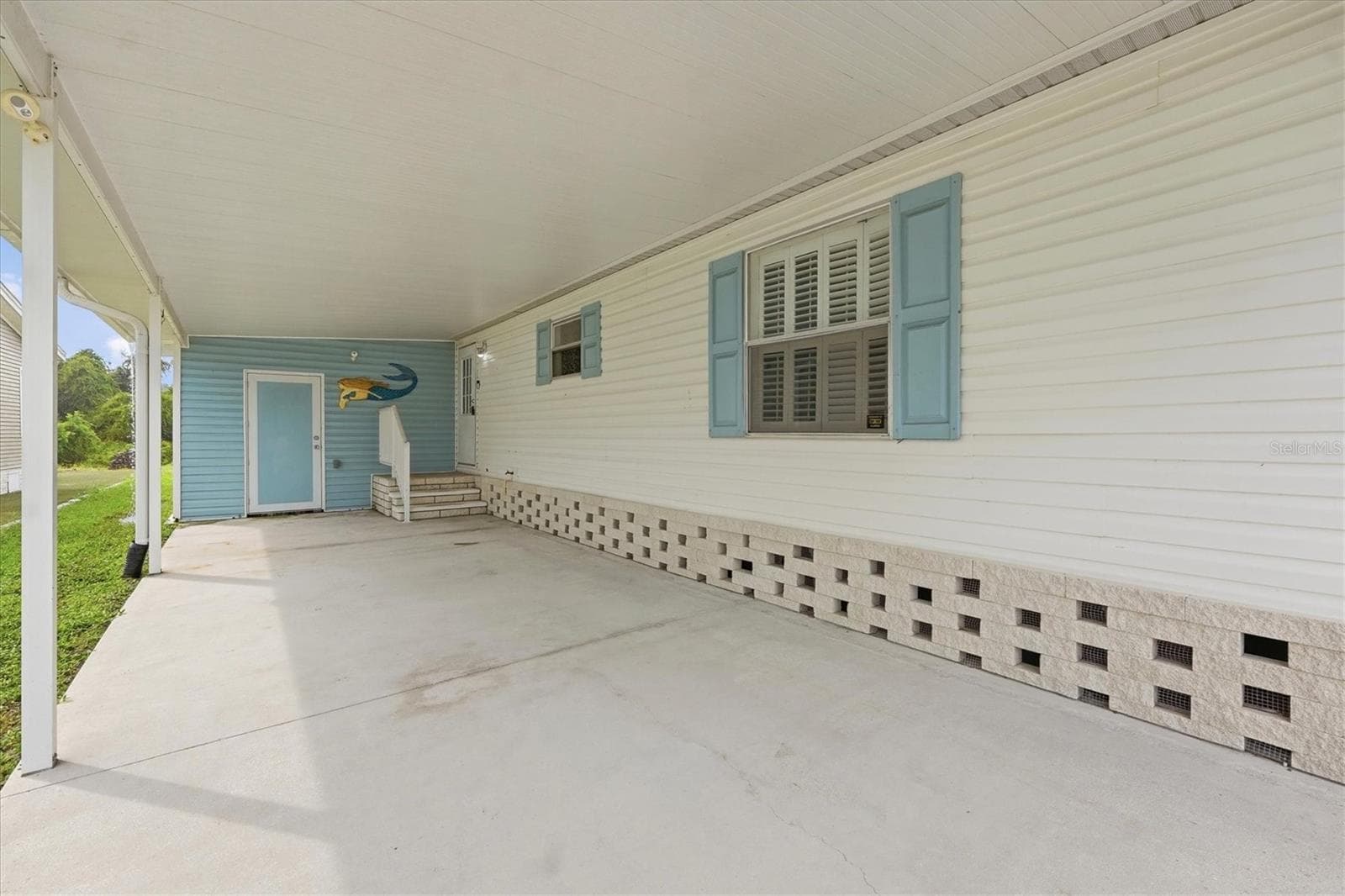 Manufactured Home at 583 PORTSIDE DR, NORTH PORT, photo 6 of 82