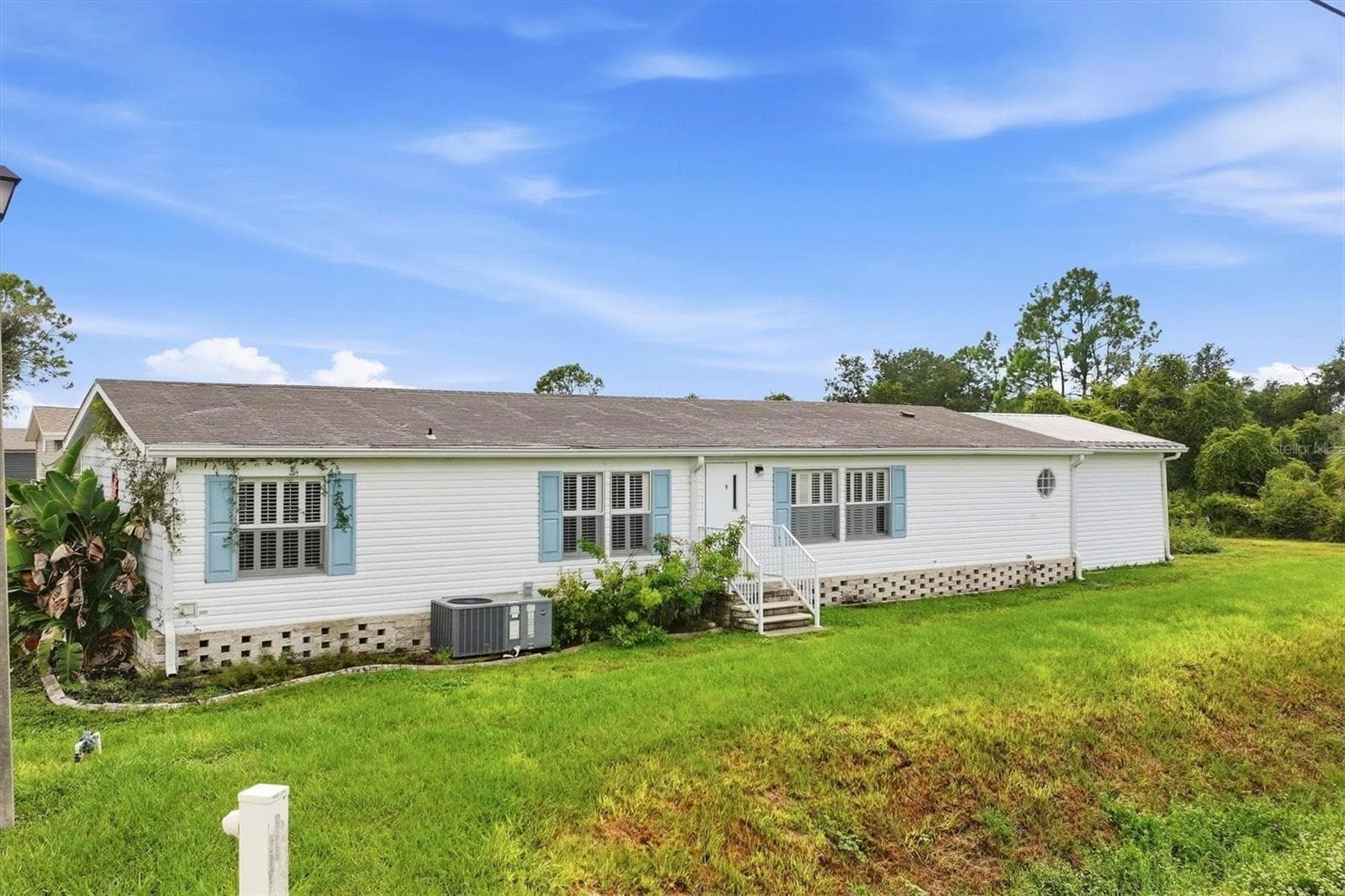 Manufactured Home at 583 PORTSIDE DR, NORTH PORT, photo 61 of 82