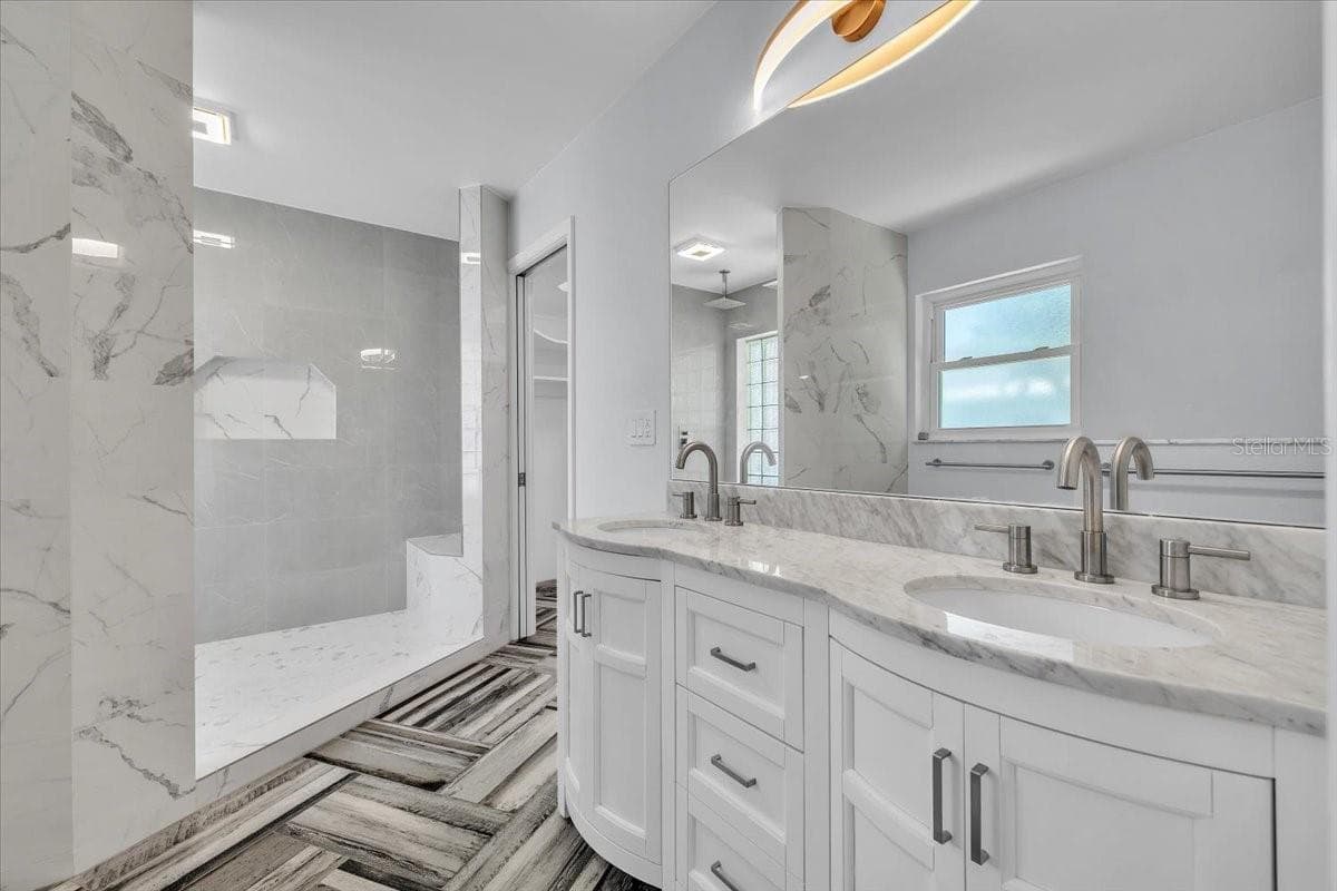 Single Family Residence at 795 S ELLICOTT CIR, PORT CHARLOTTE, photo 29 of 86