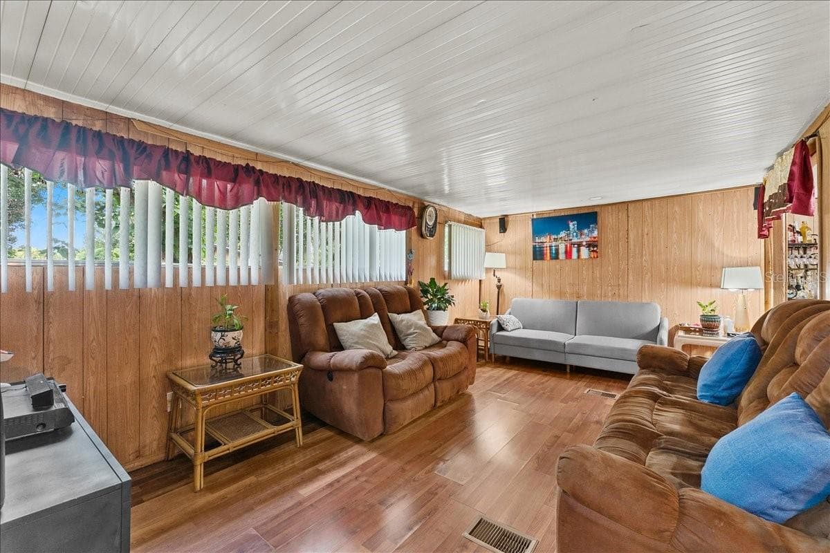 Manufactured Home at 306 AVENUE A WAHNETA E, WINTER HAVEN, photo 14 of 33