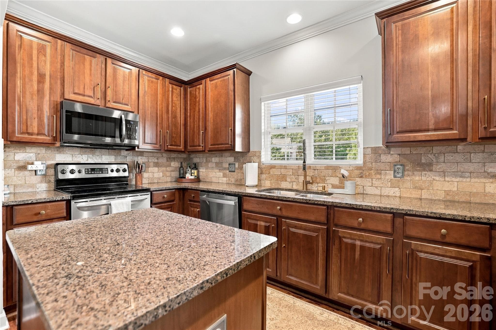 Spacious kitchen - 15329 Jade Street, Charlotte
