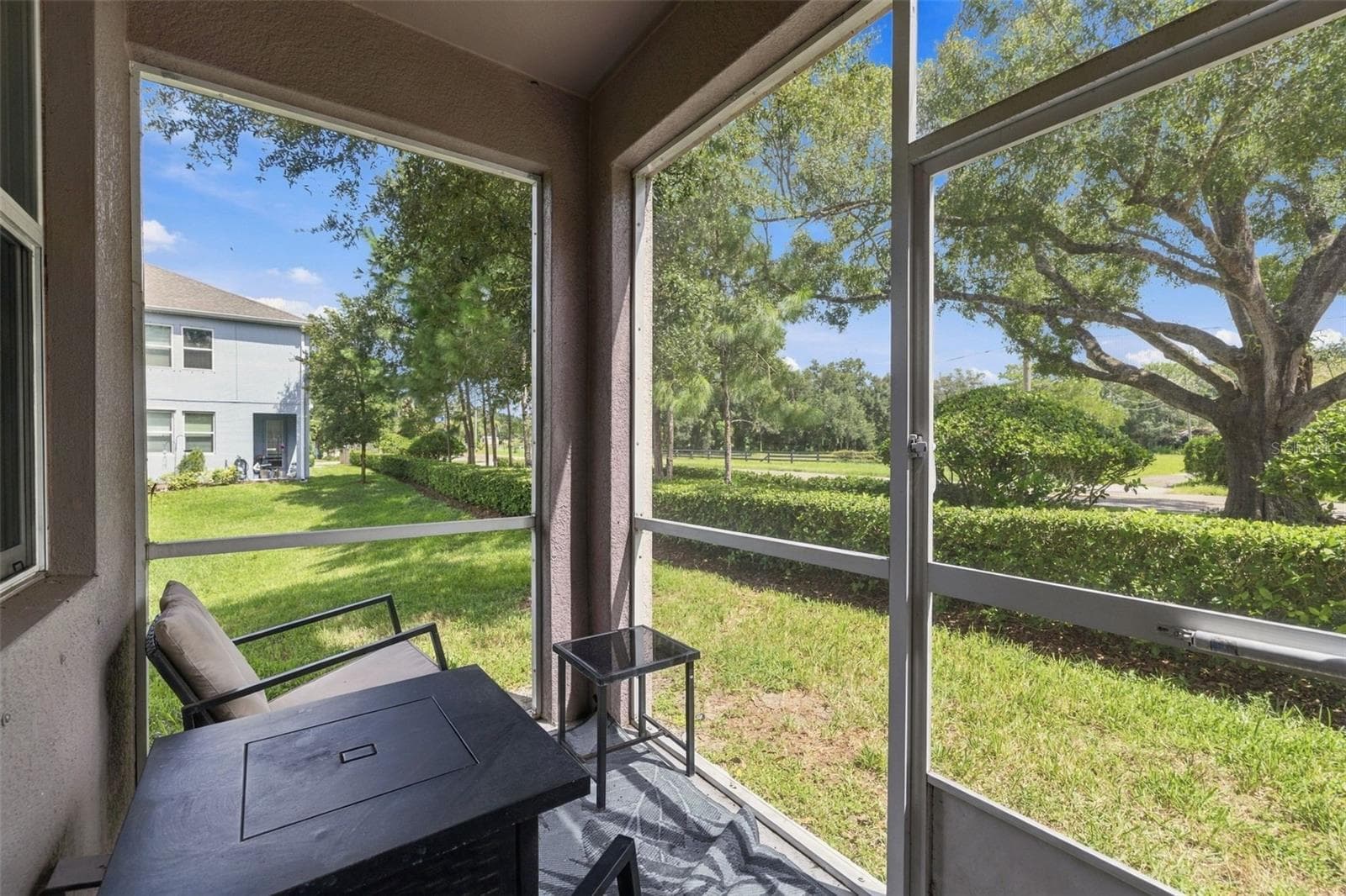 Townhouse at 6611 ROCKY PARK ST, TAMPA, photo 24 of 28
