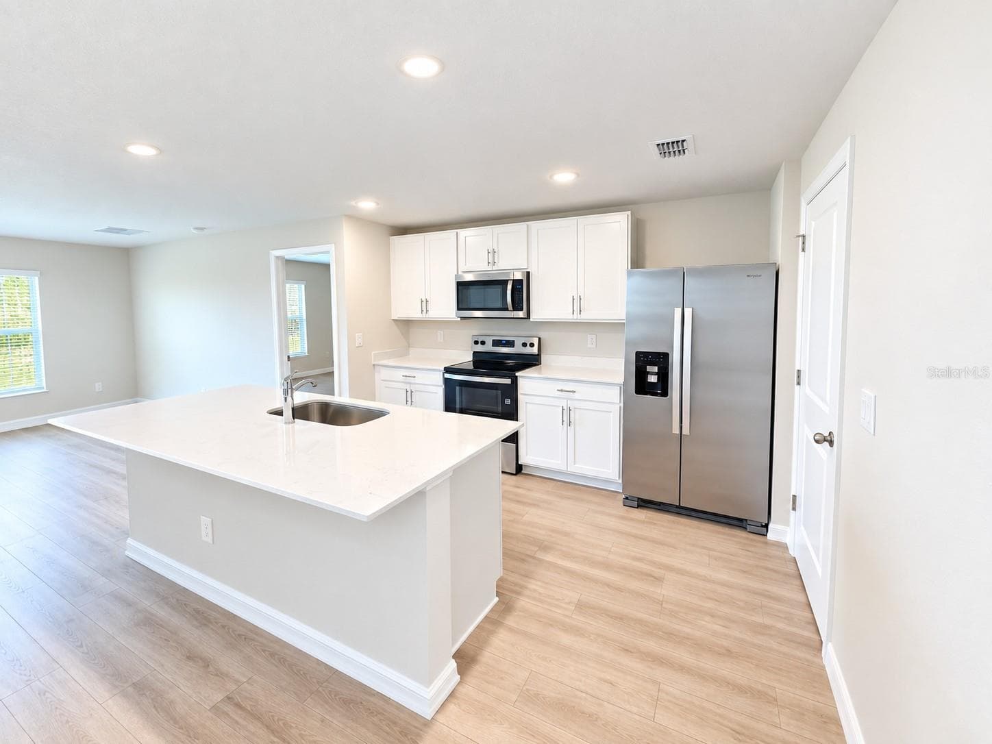 KITCHEN - 11904 MOUNTAIN ISLAND TRL, PARRISH