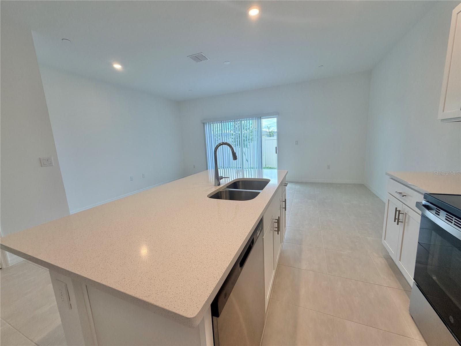 Townhouse at 2627 BALMERINO WAY, MOUNT DORA, photo 7 of 33