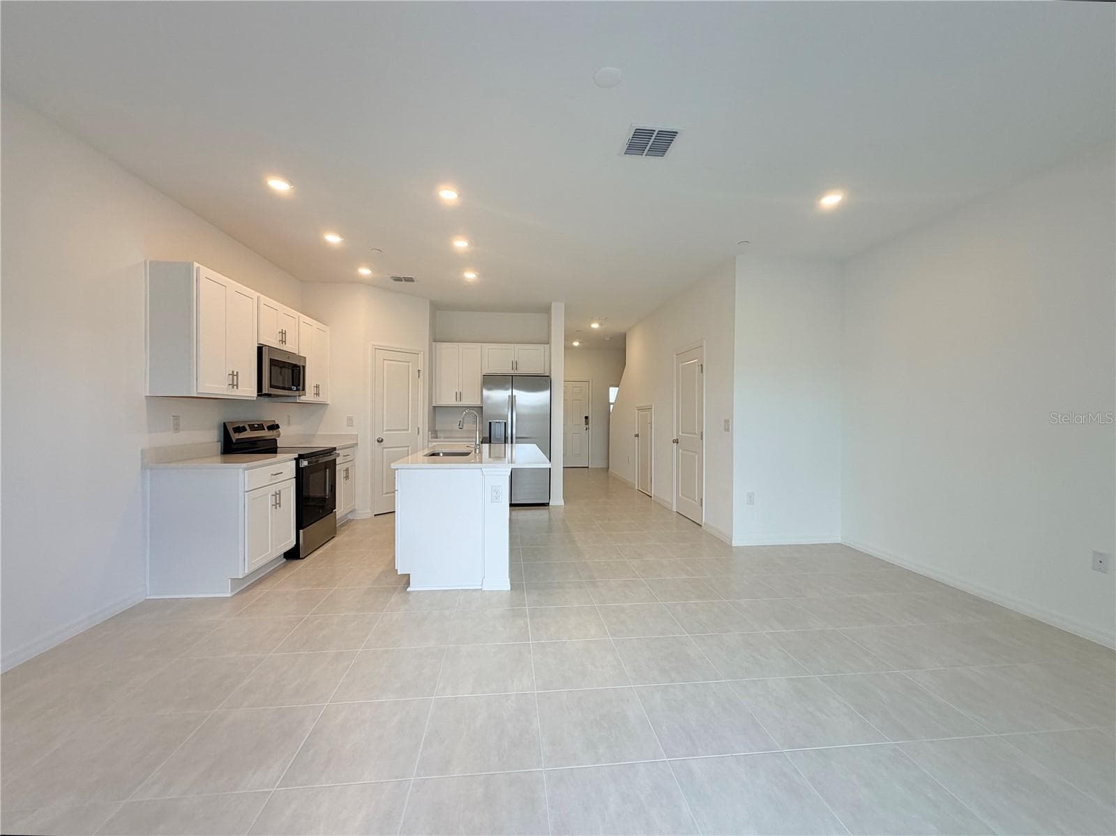 Townhouse at 2627 BALMERINO WAY, MOUNT DORA, photo 13 of 33