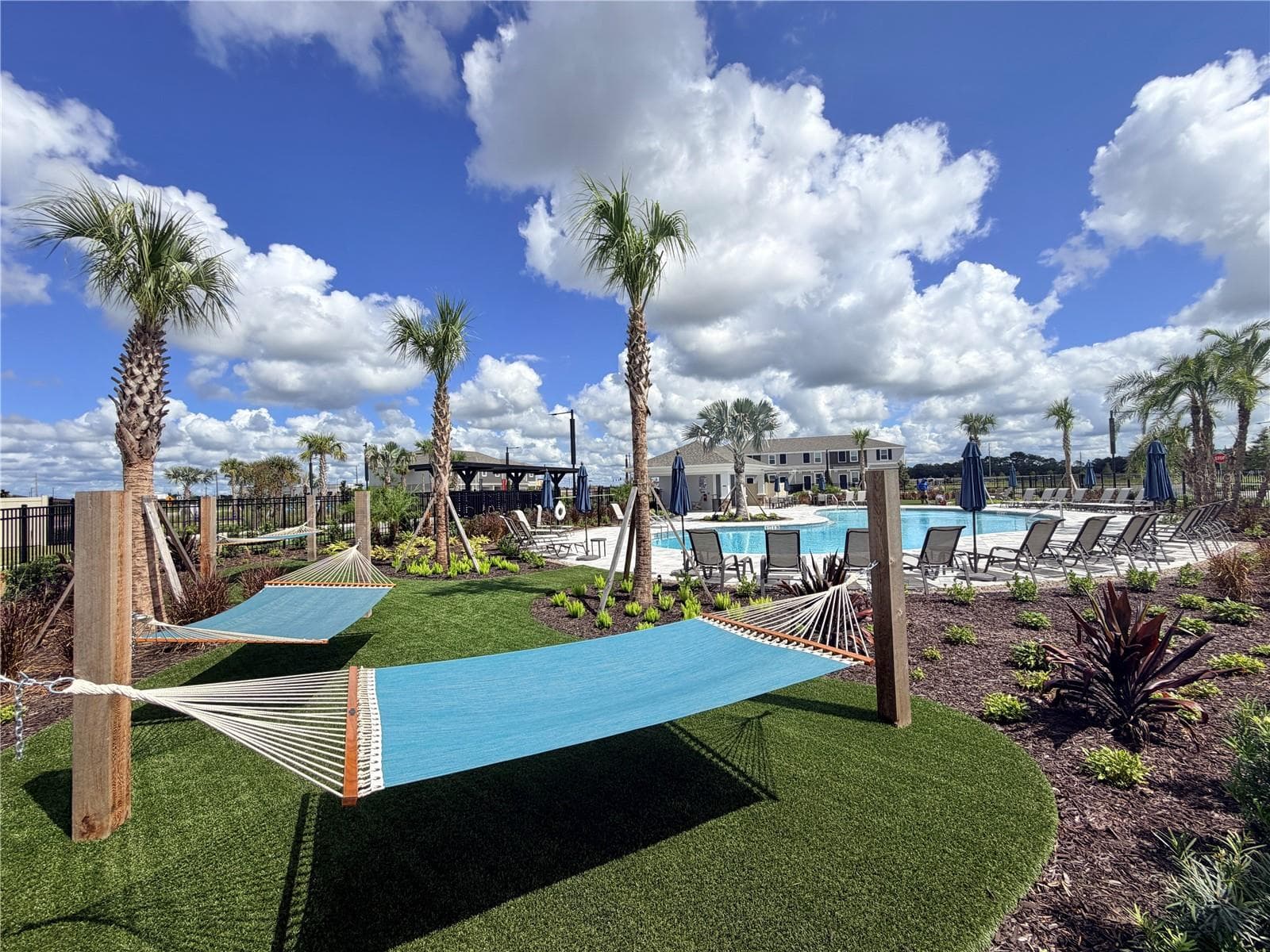hammocks by pool - 2627 BALMERINO WAY, MOUNT DORA
