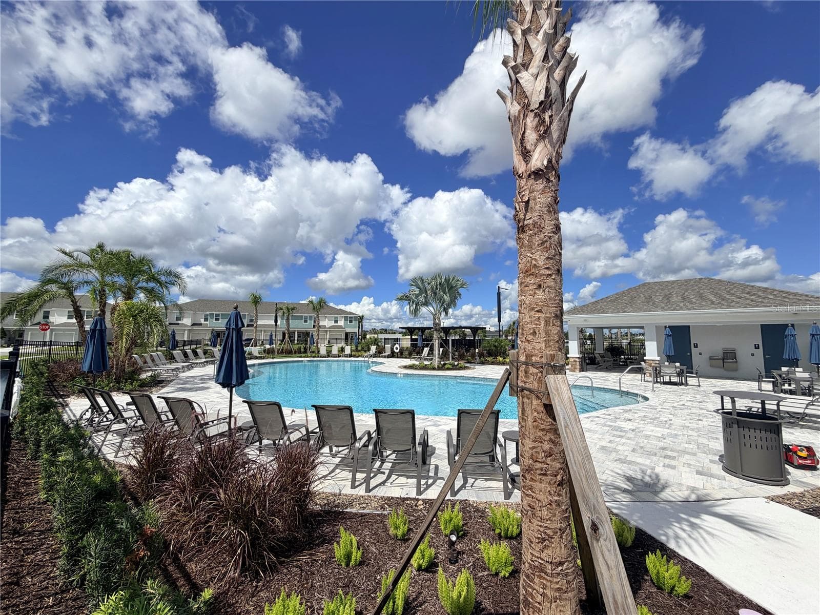 community pool - 2627 BALMERINO WAY, MOUNT DORA