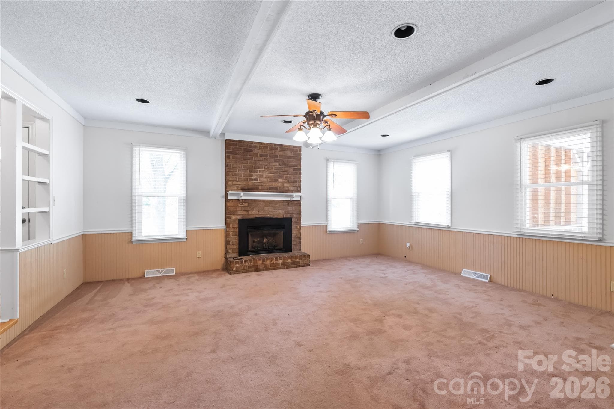 Single Family Residence at 1011 Robin Lane, Rock Hill, photo 8 of 41