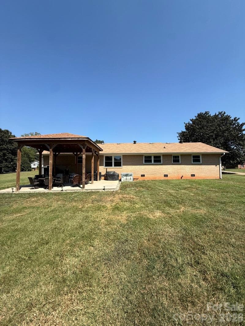 Single Family Residence at 3432 Farrhill Road, Charlotte, photo 12 of 15