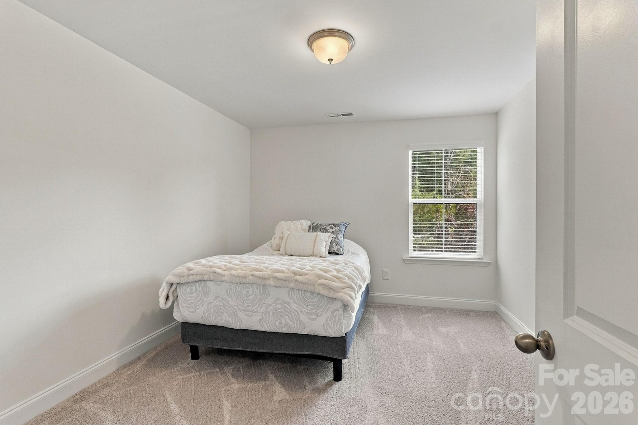 Townhouse at 6113 Mariemont Circle, Charlotte, photo 30 of 37
