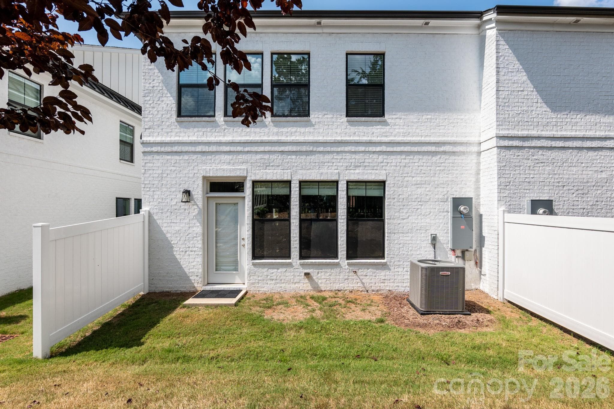 Townhouse at 6113 Mariemont Circle, Charlotte, photo 34 of 37