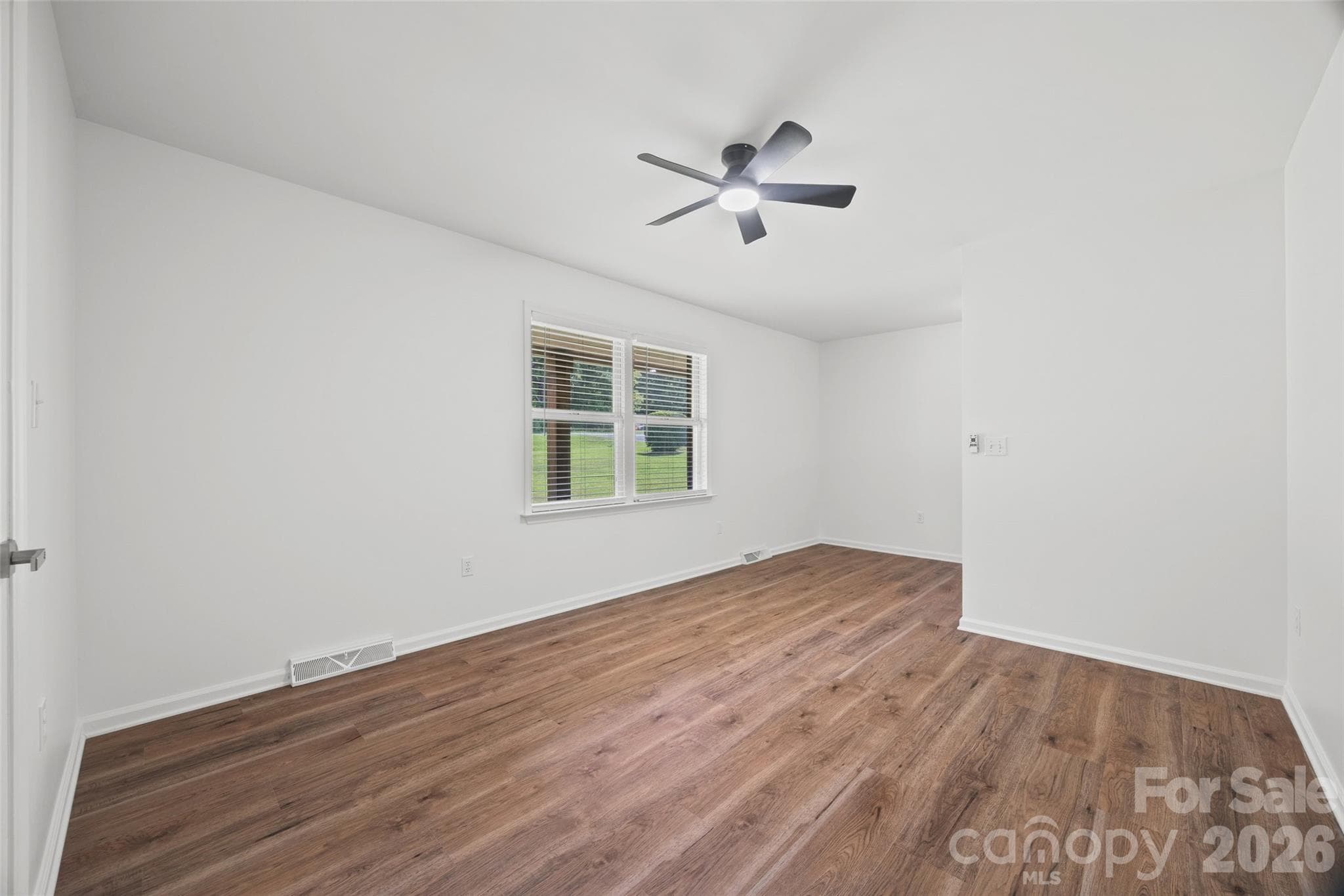 Single Family Residence at 281 Schoolside Drive, Rock Hill, photo 19 of 35