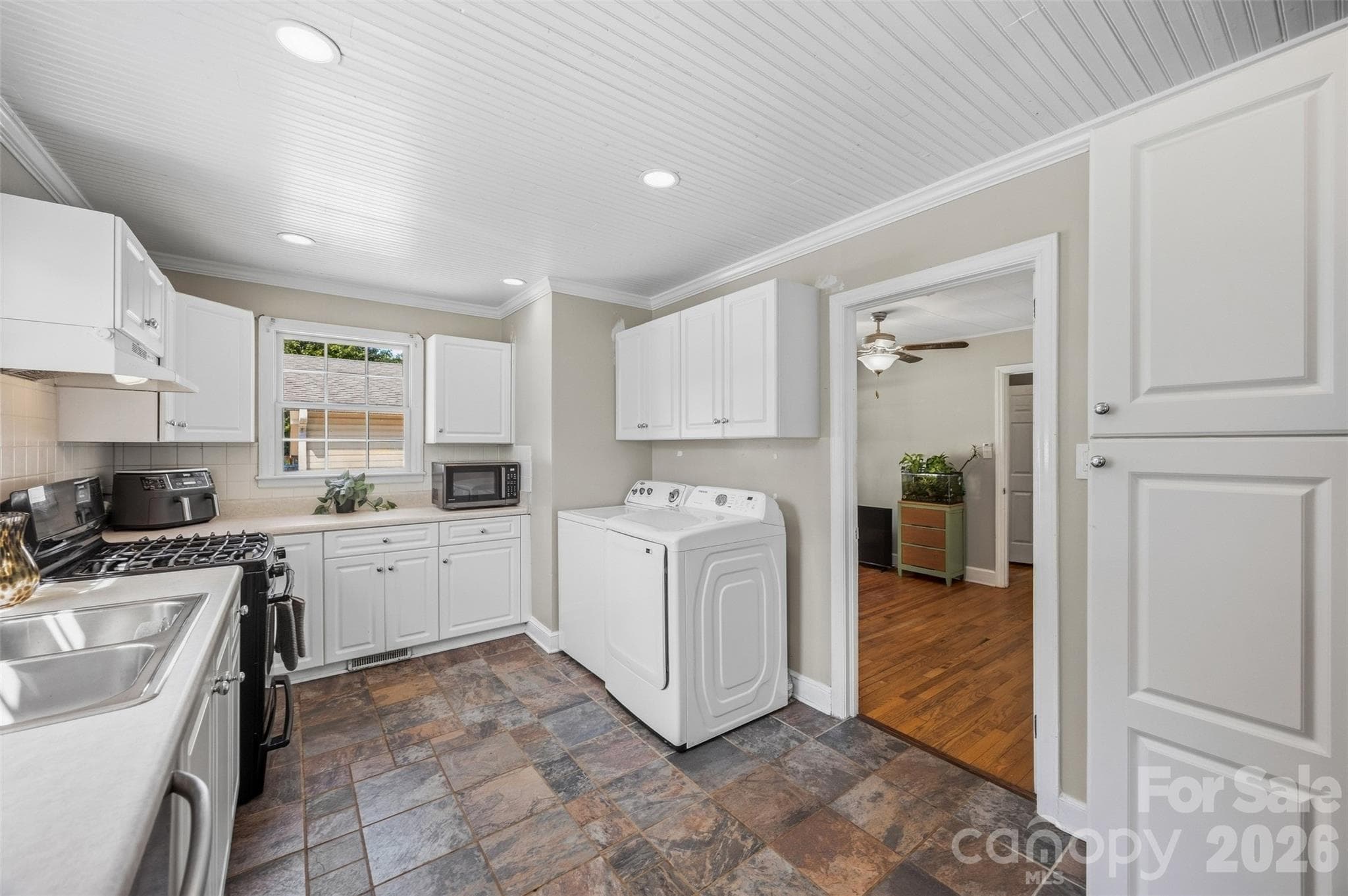 Single Family Residence at 222 Wiley Avenue, York, photo 12 of 39