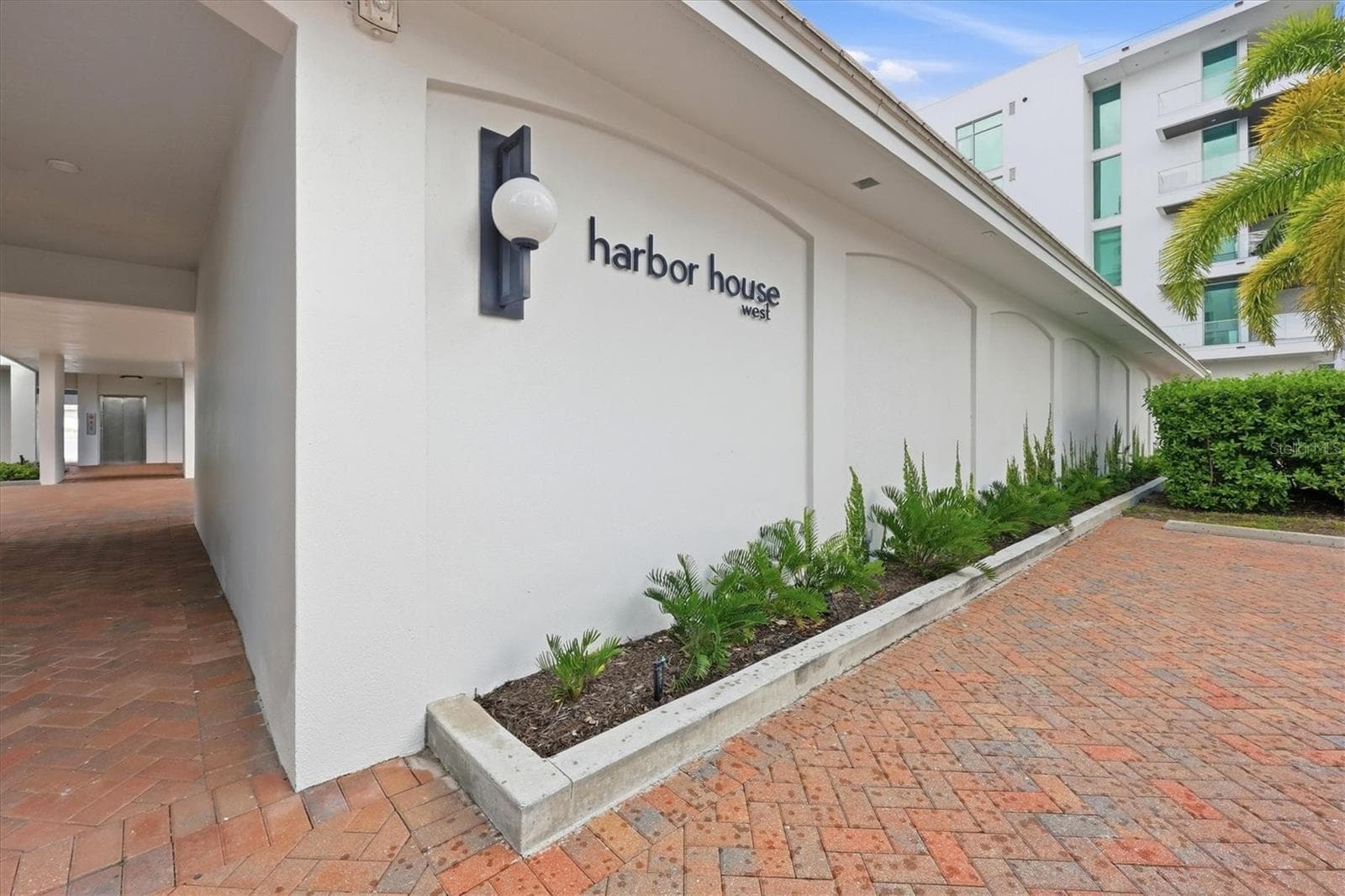 Condominium at 226 GOLDEN GATE PT #12, SARASOTA, photo 15 of 60