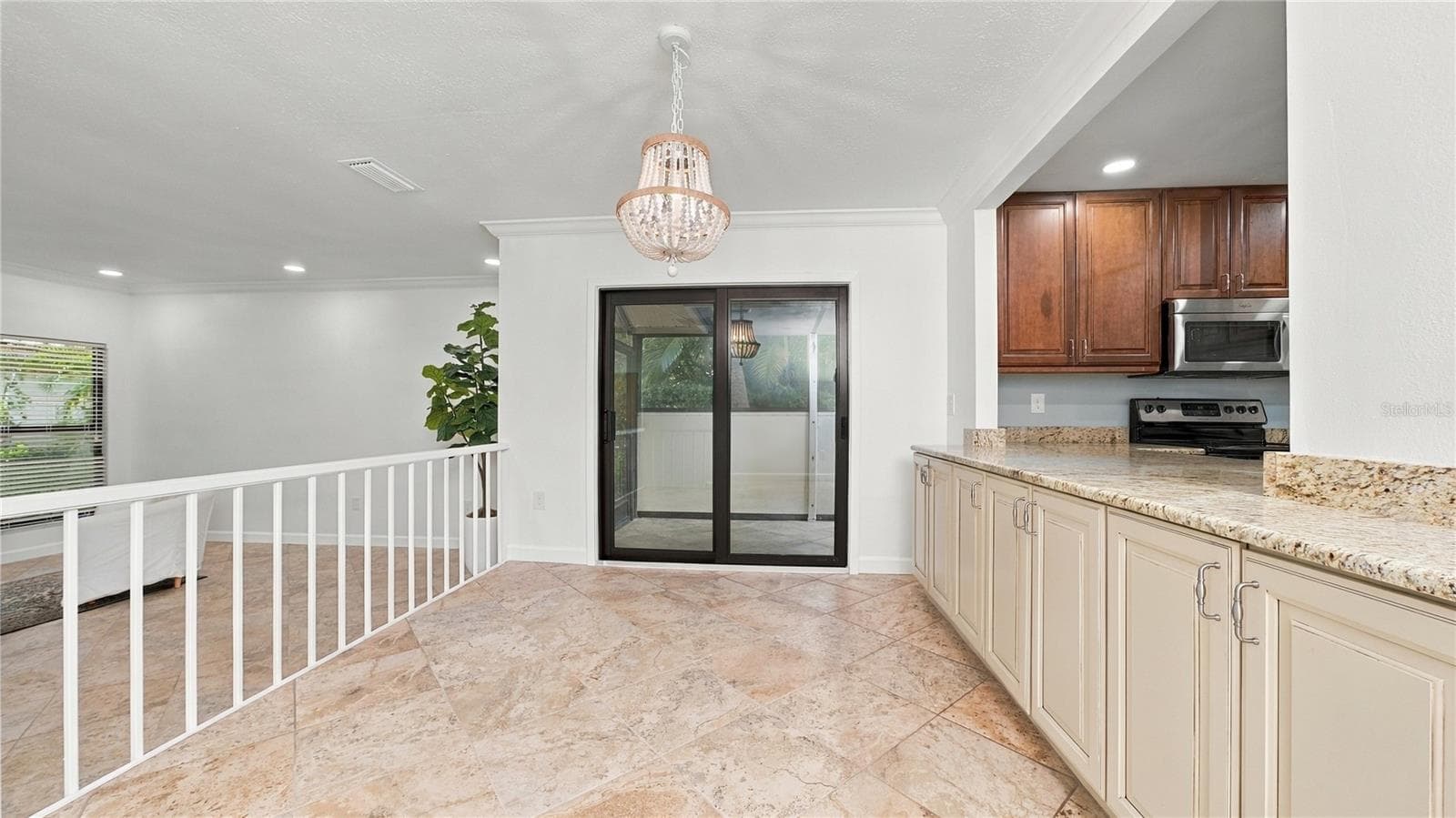 Dining Room - 4802 KESTRAL PARK CIR #22, SARASOTA
