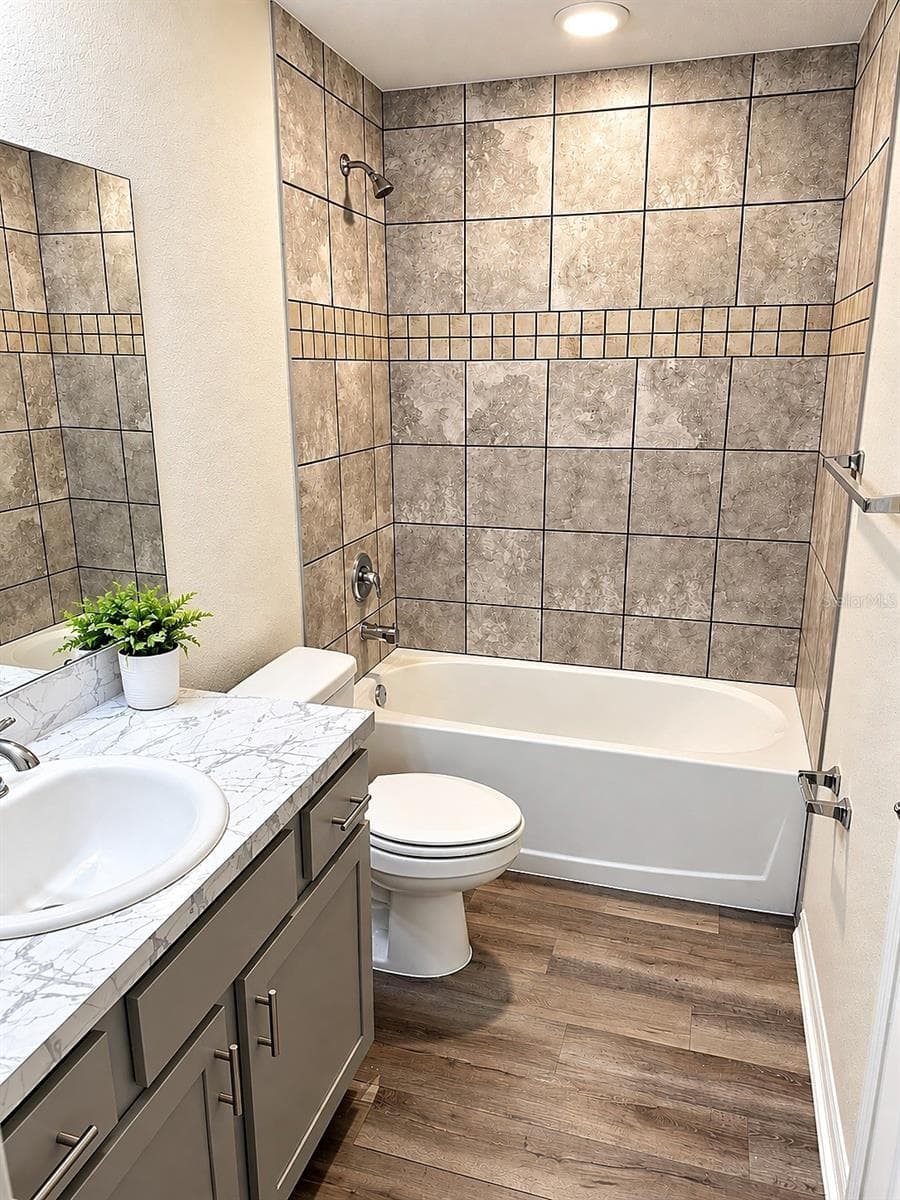 Single Family Residence at 824 VIENNA DR, WINTER HAVEN, photo 18 of 26