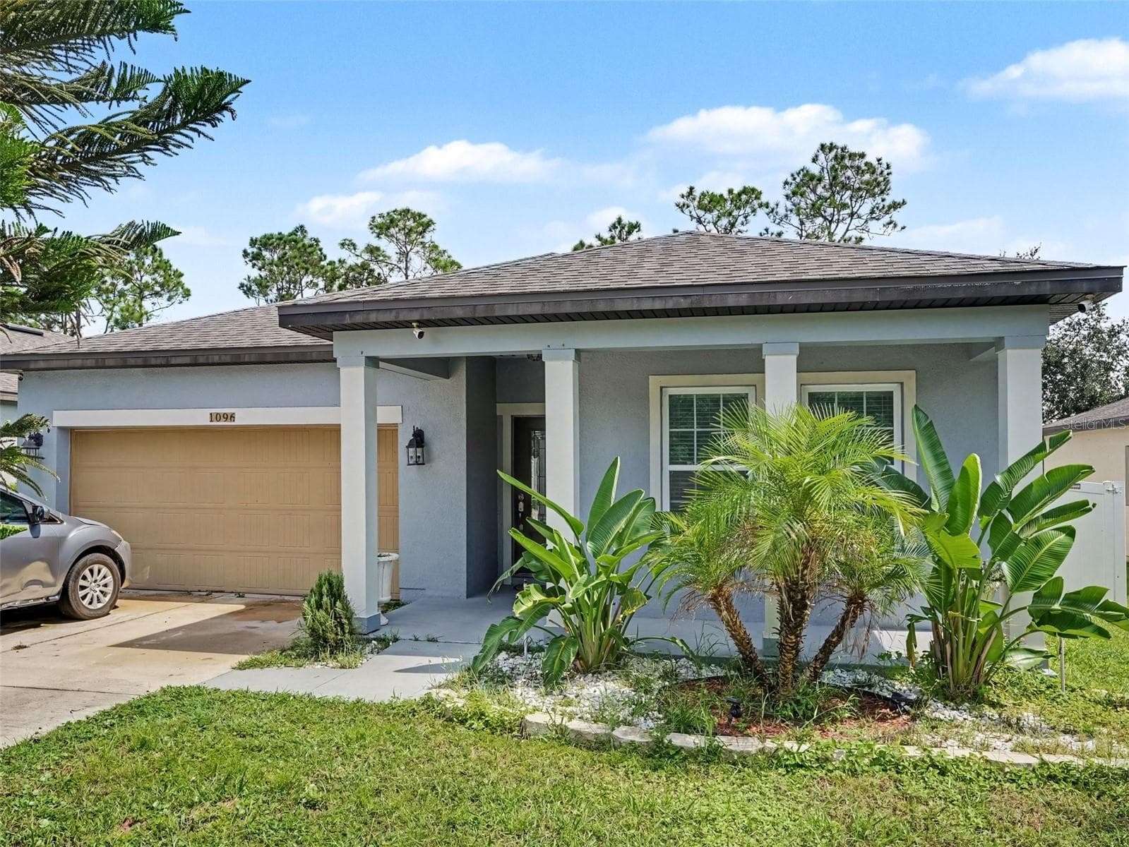 1096 ROBERTA RD