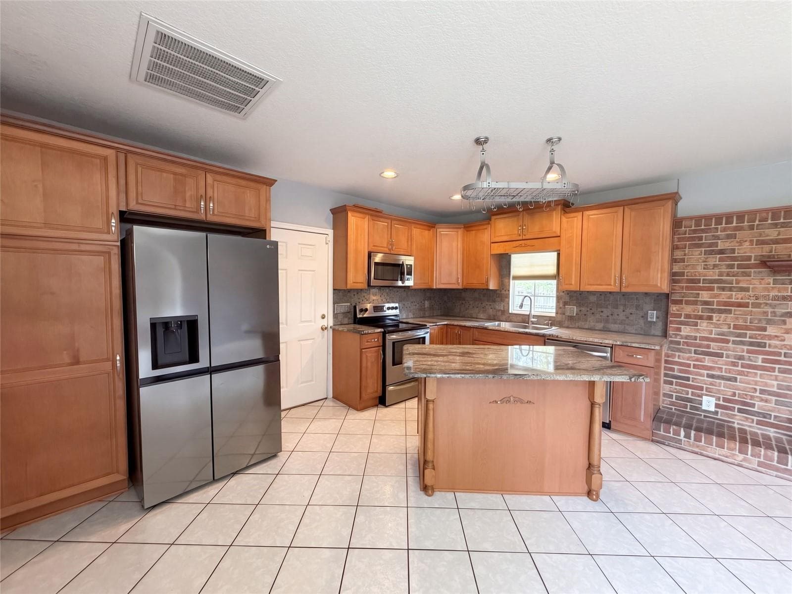 Single Family Residence at 1881 OLD DAYTONA RD, DELAND, photo 2 of 14